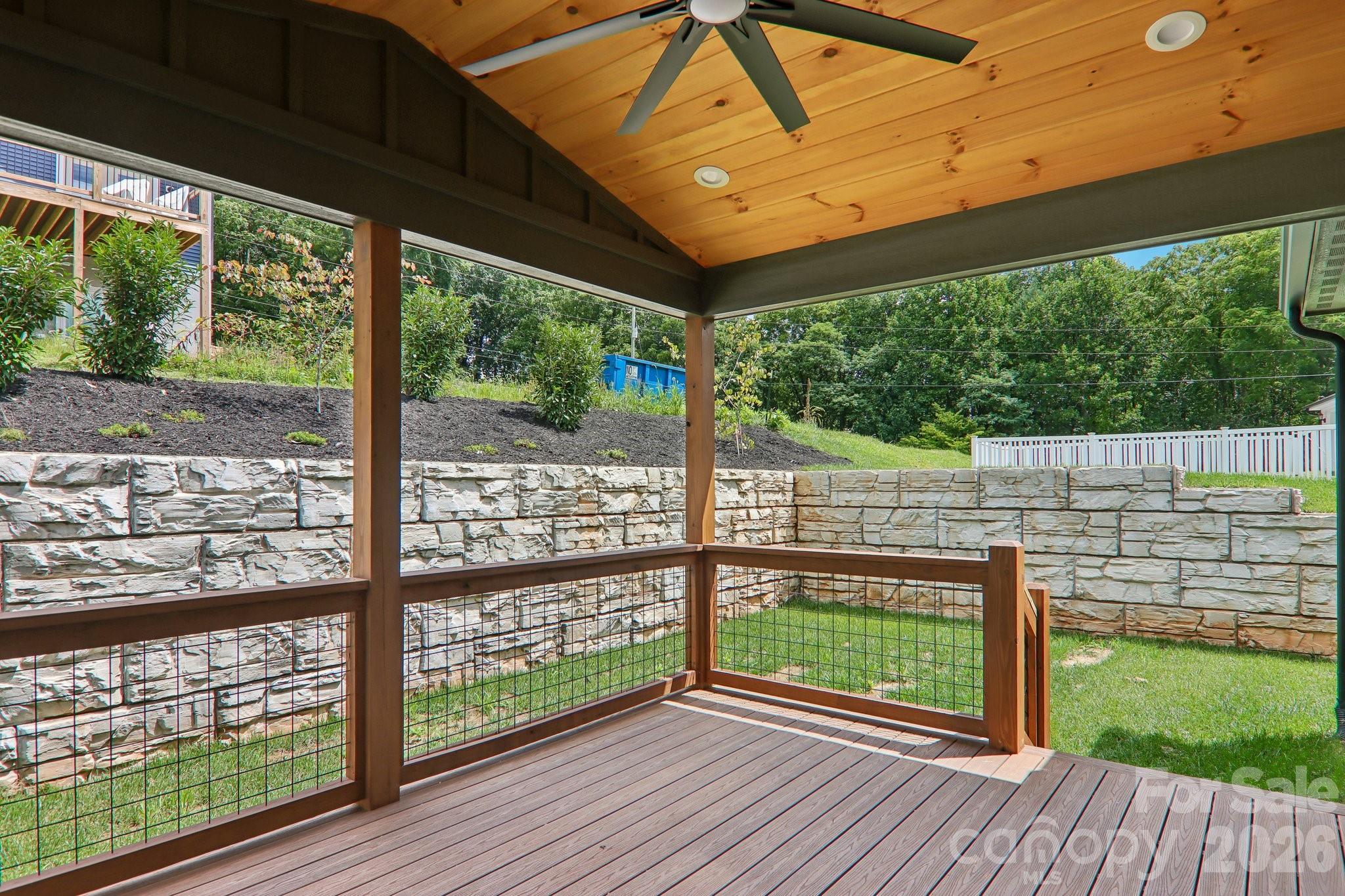 32 South View Drive — Burnsville