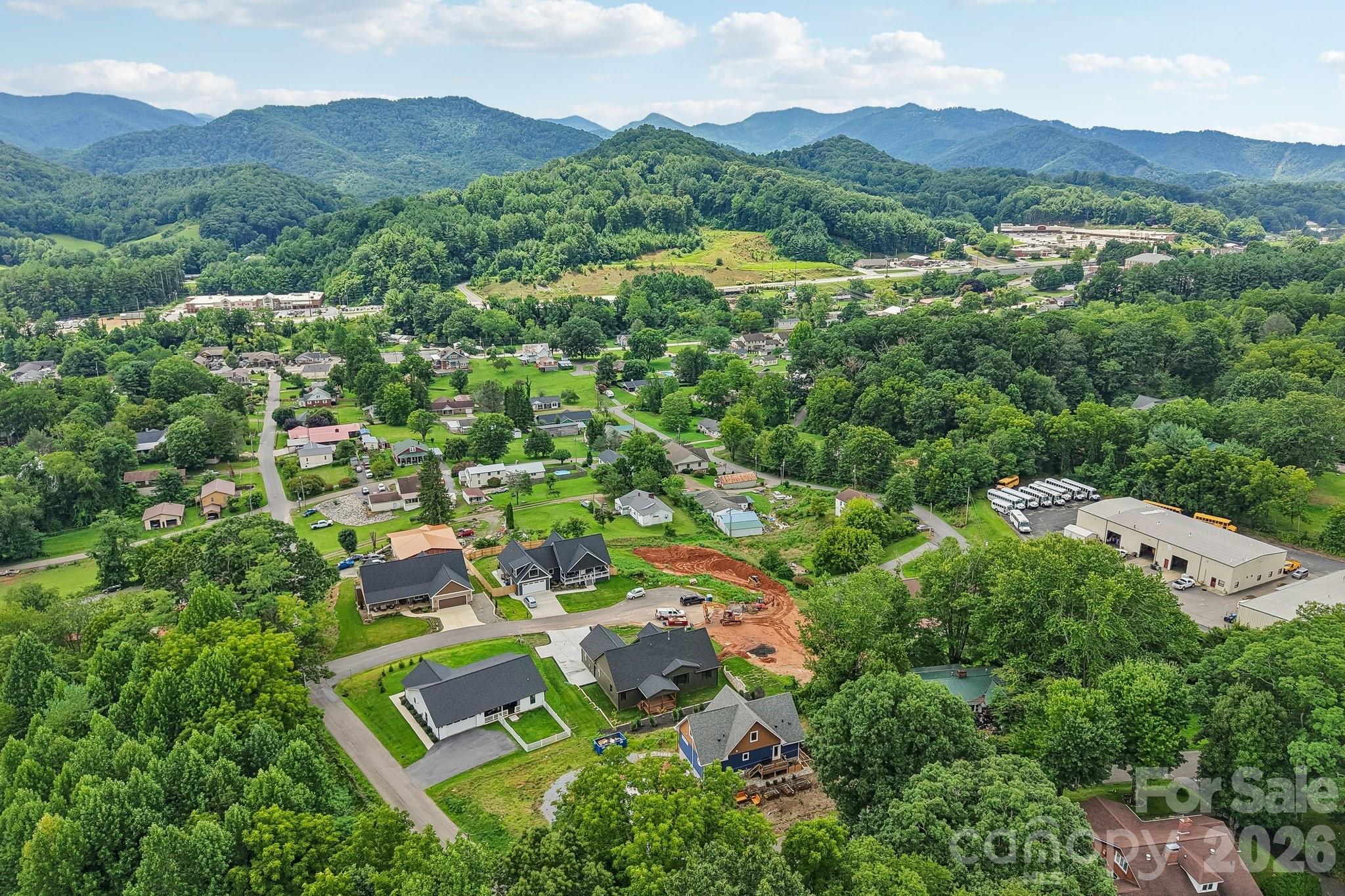 32 South View Drive — Burnsville