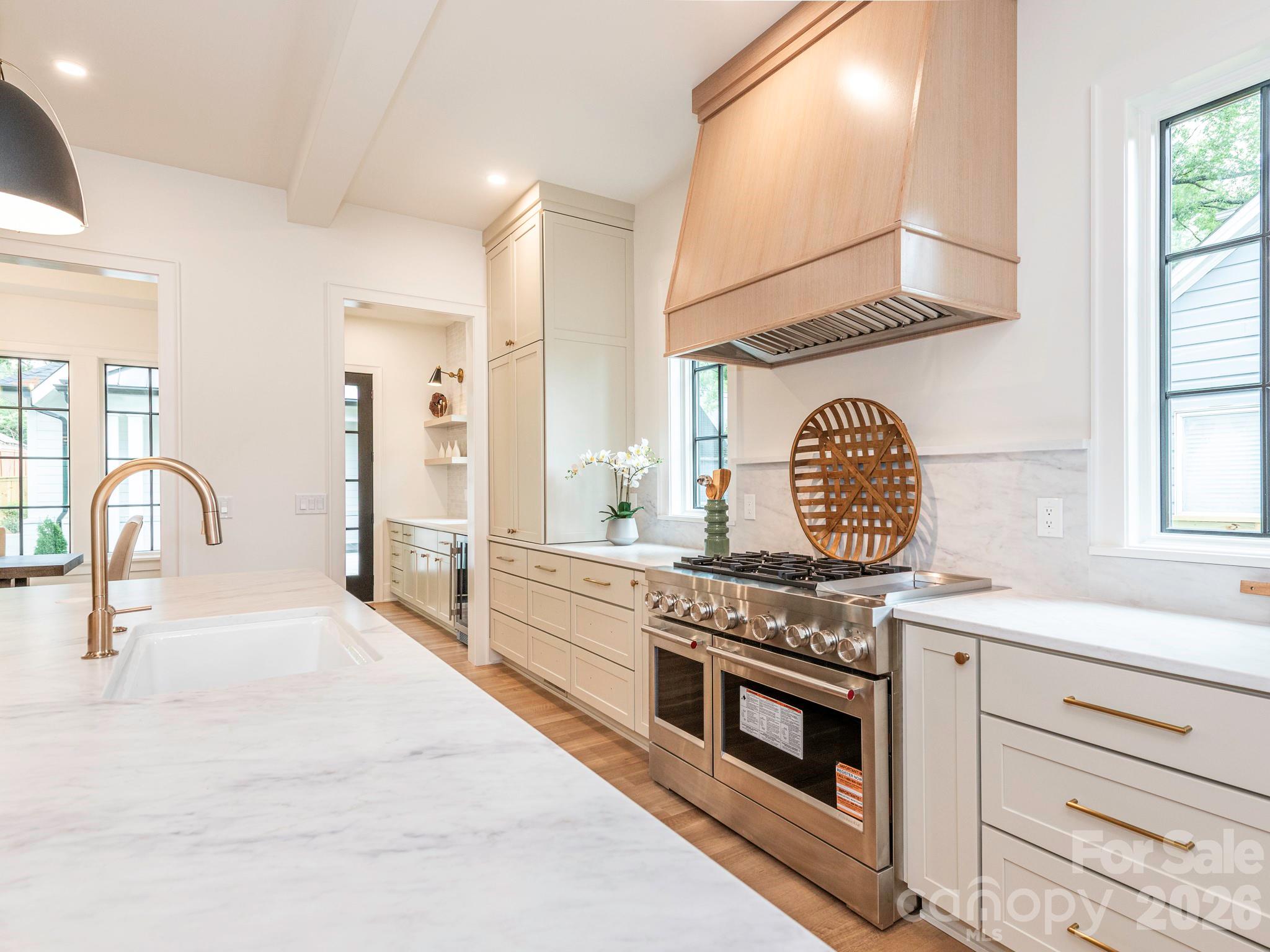 2510 Chesterfield Avenue — Charlotte