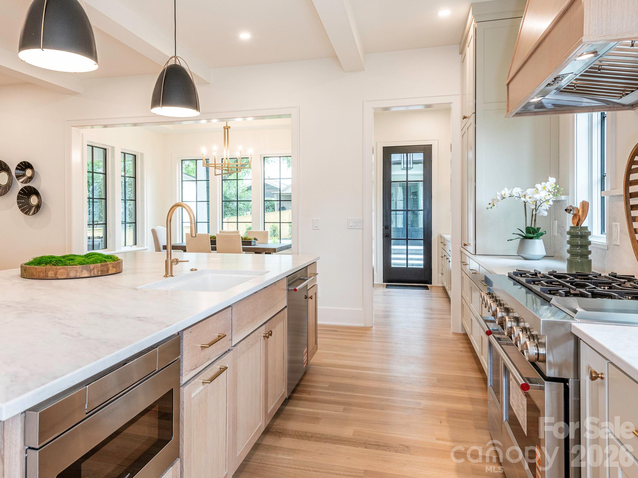 2510 Chesterfield Avenue — Charlotte