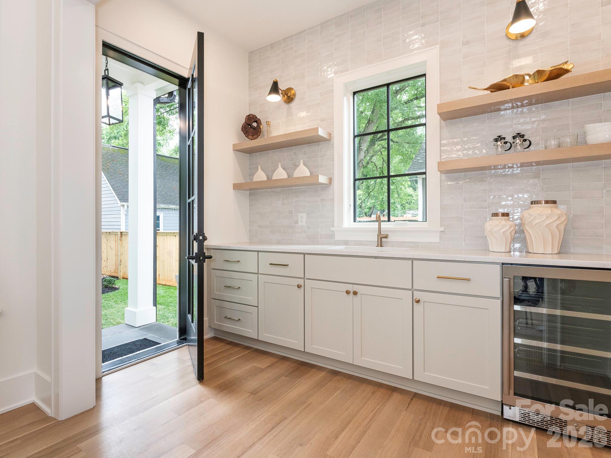 2510 Chesterfield Avenue — Charlotte