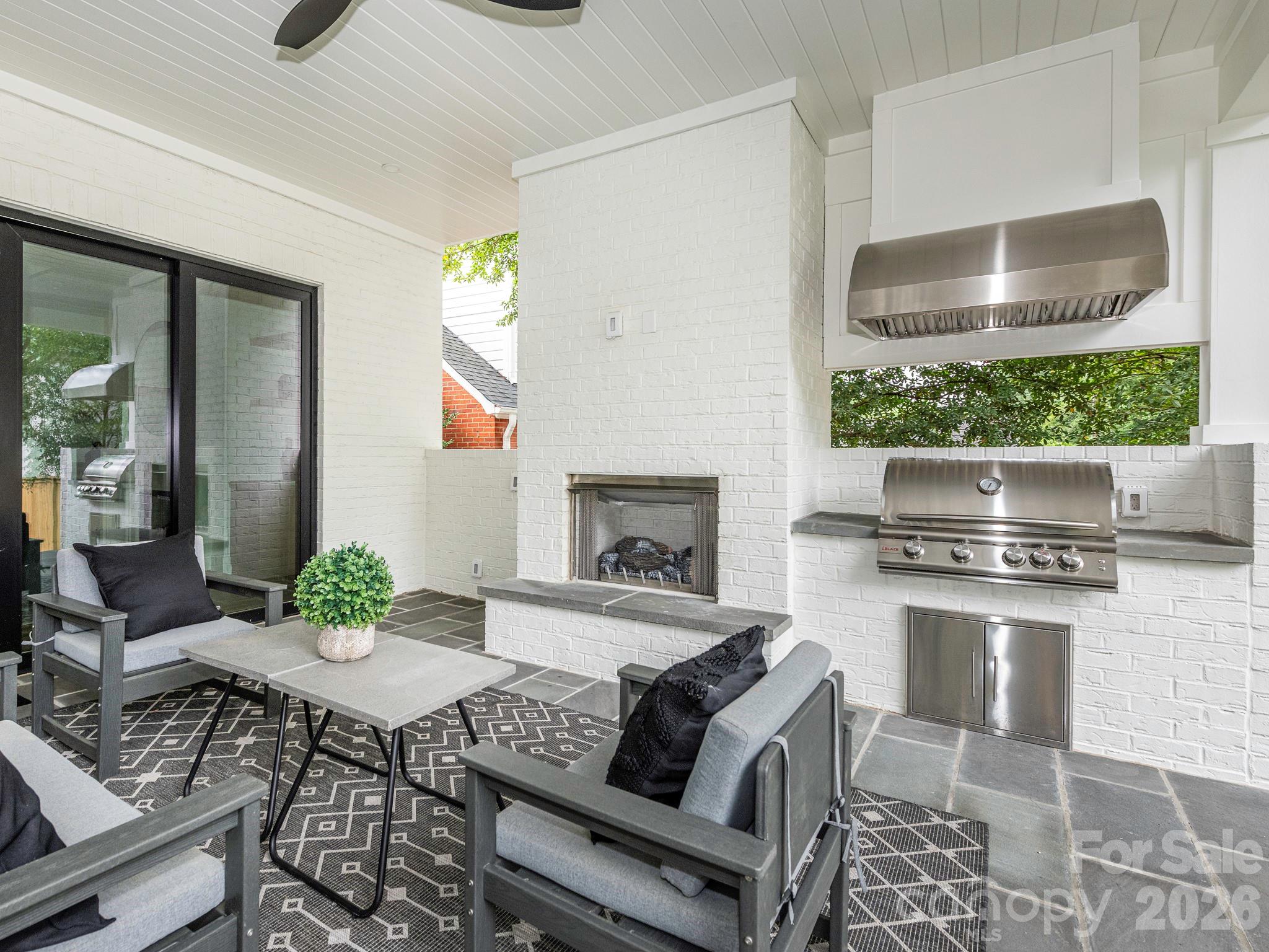 2510 Chesterfield Avenue — Charlotte