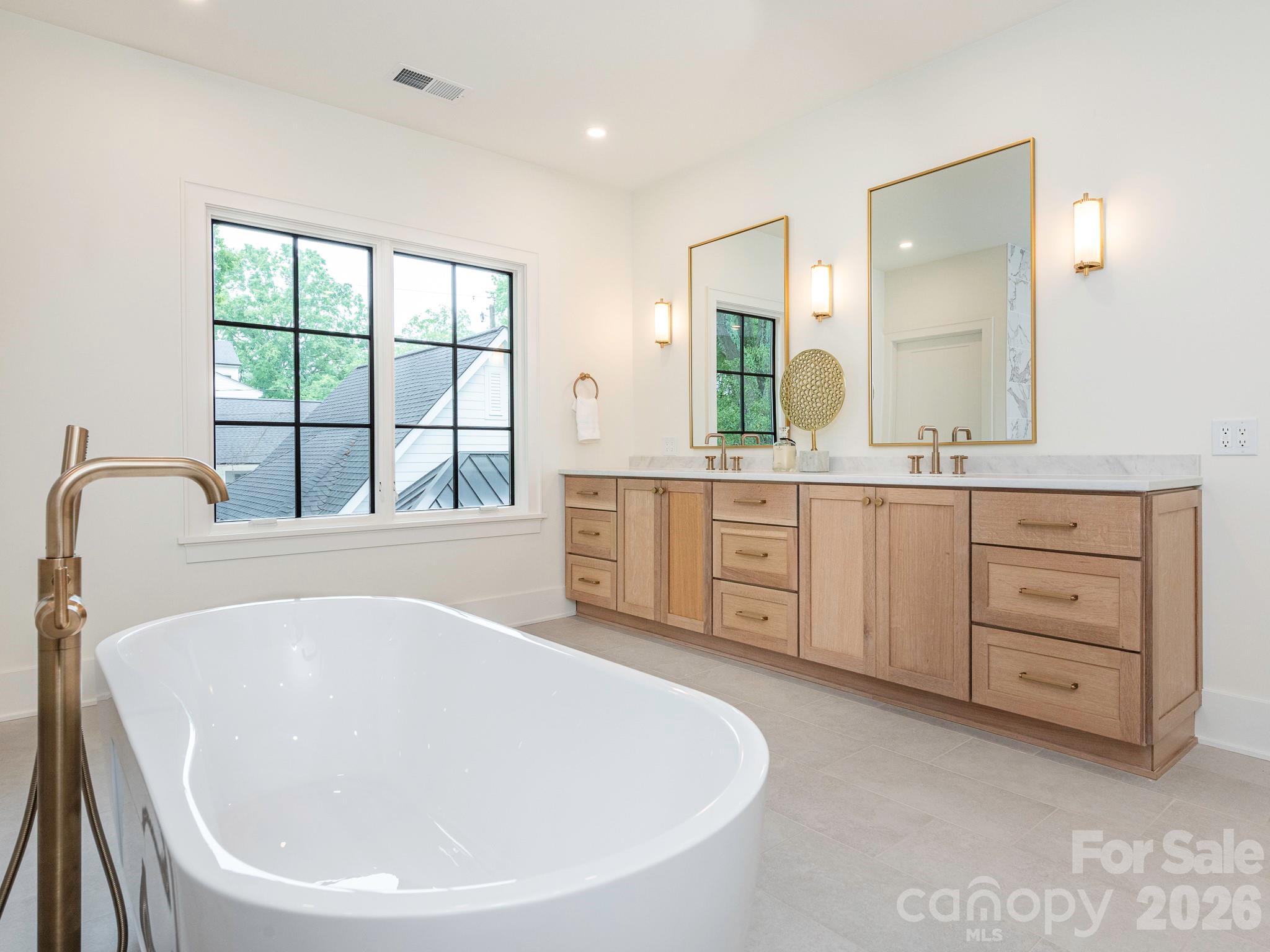 2510 Chesterfield Avenue — Charlotte