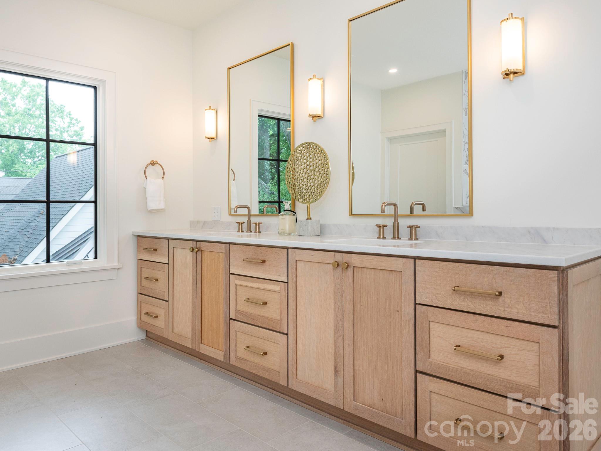 2510 Chesterfield Avenue — Charlotte