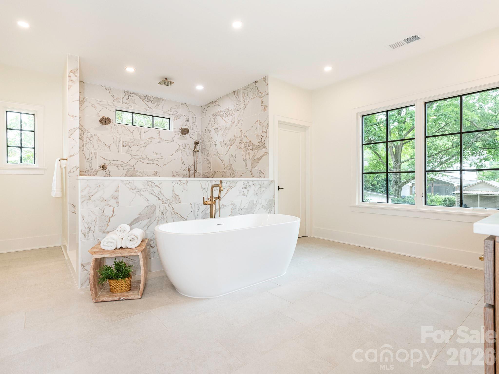 2510 Chesterfield Avenue — Charlotte