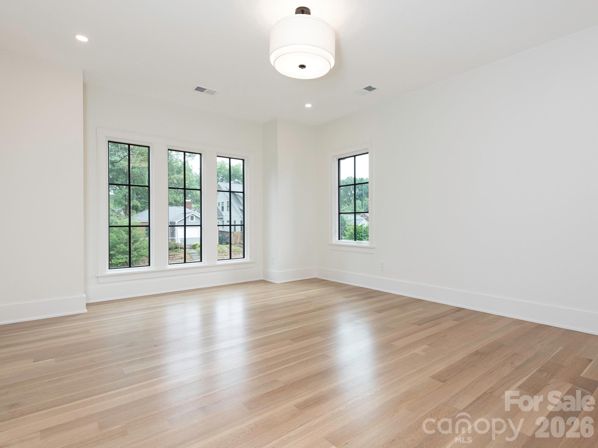 2510 Chesterfield Avenue — Charlotte