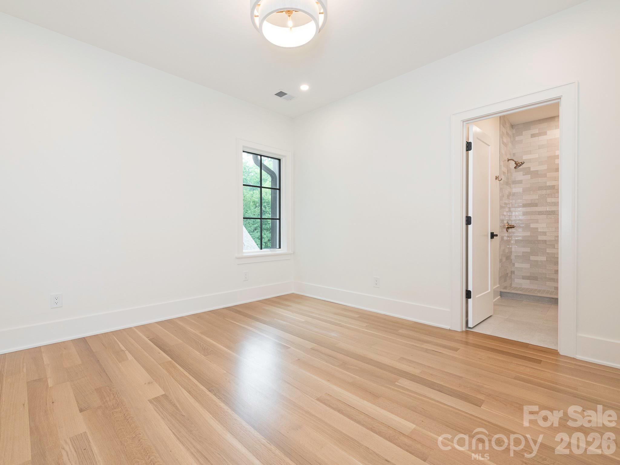 2510 Chesterfield Avenue — Charlotte