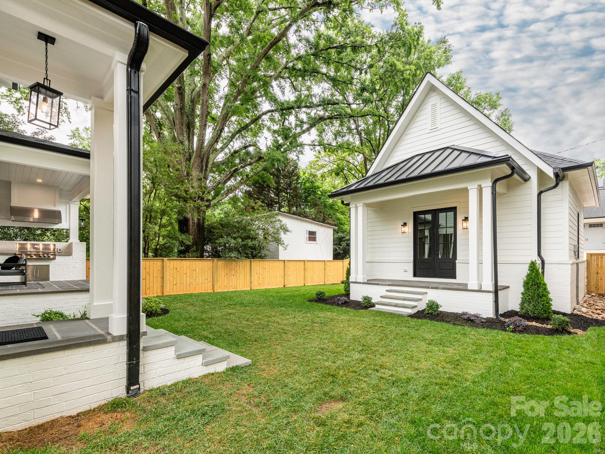 2510 Chesterfield Avenue — Charlotte