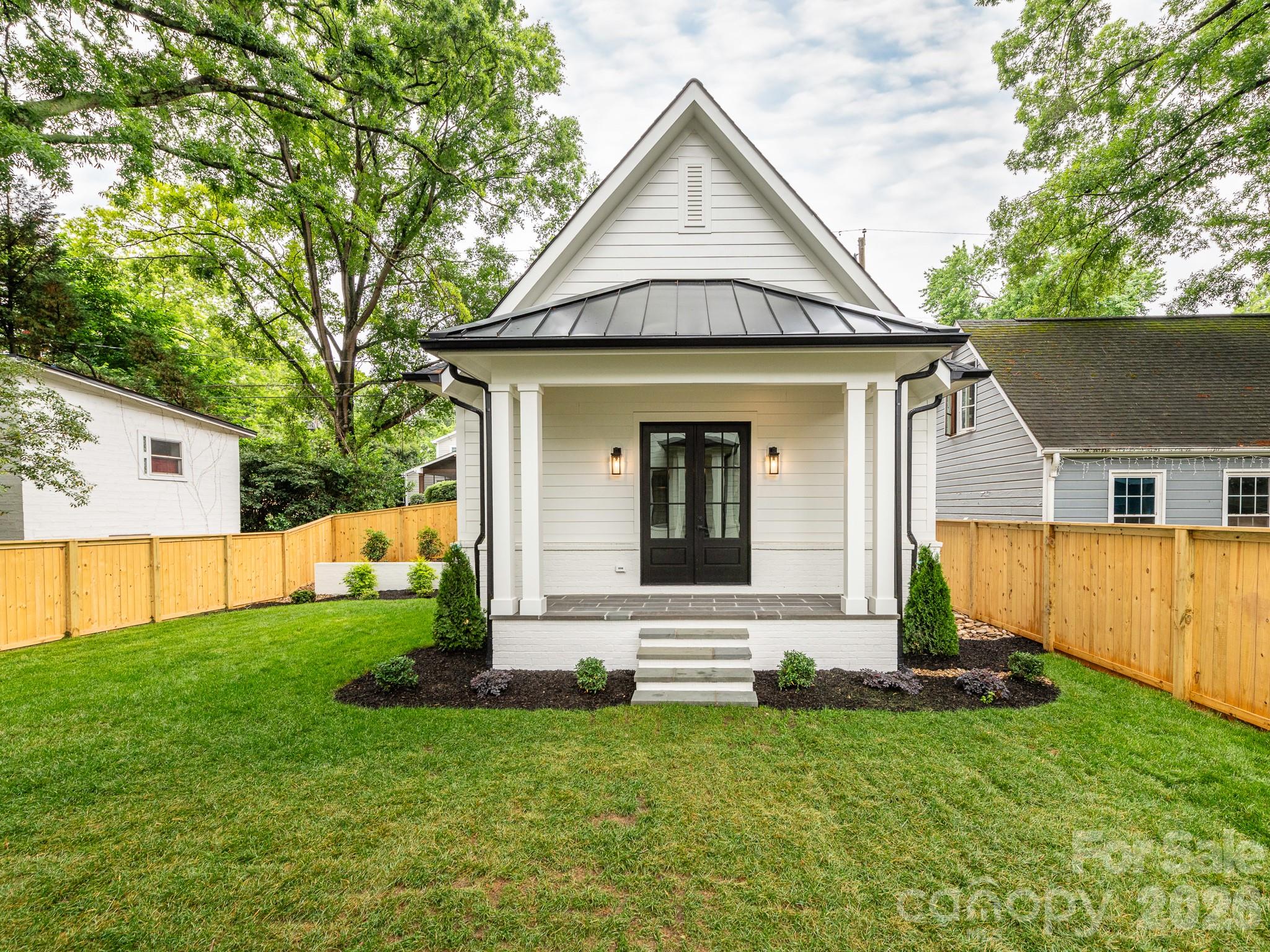 2510 Chesterfield Avenue — Charlotte