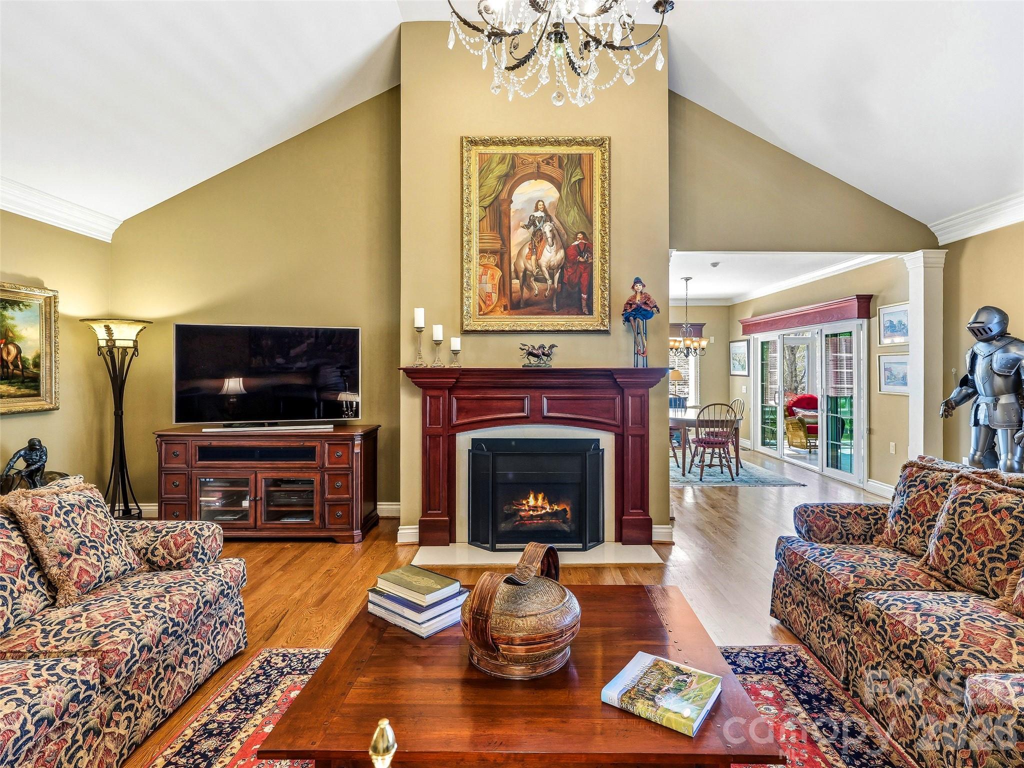 33 Tiverton Lane — Asheville