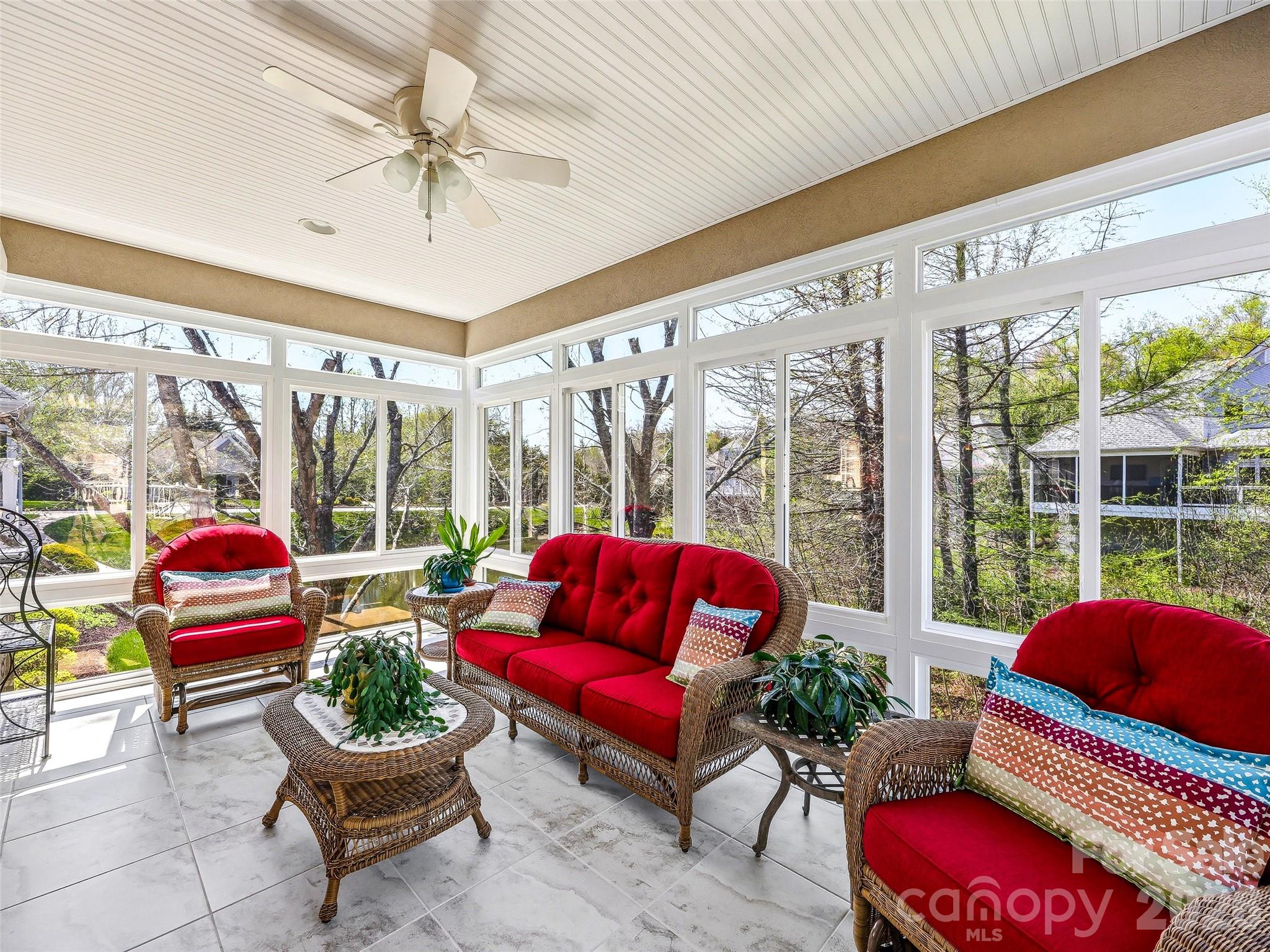 33 Tiverton Lane — Asheville