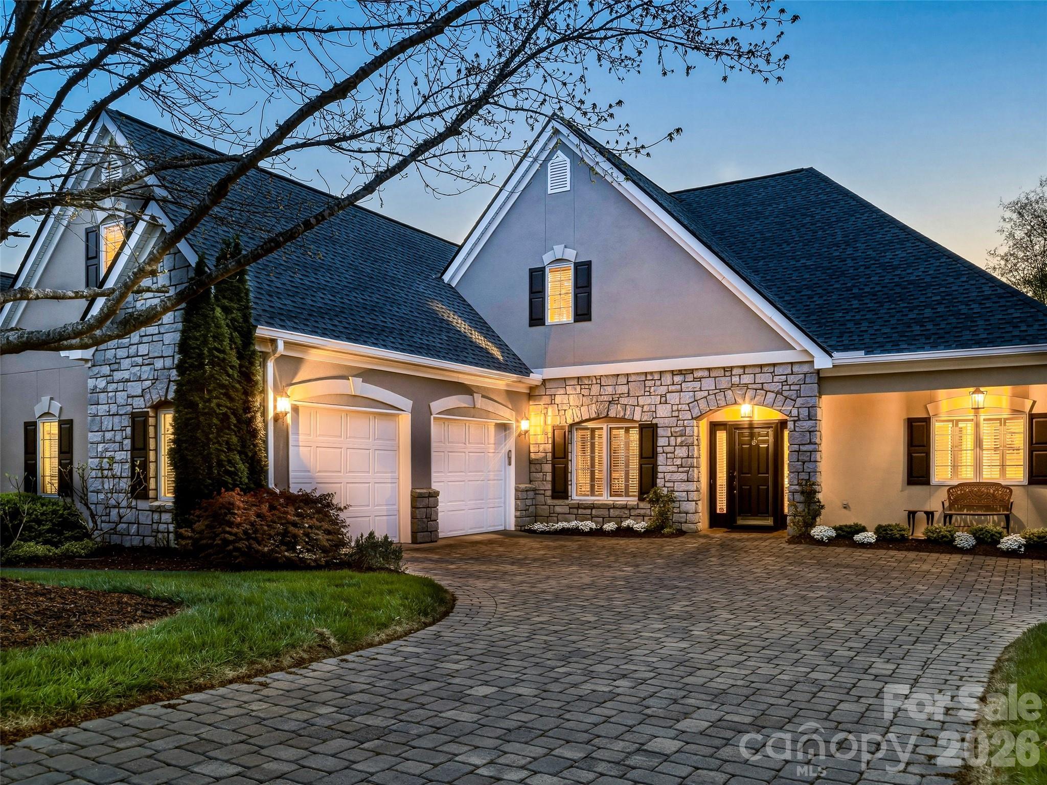 33 Tiverton Lane — Asheville