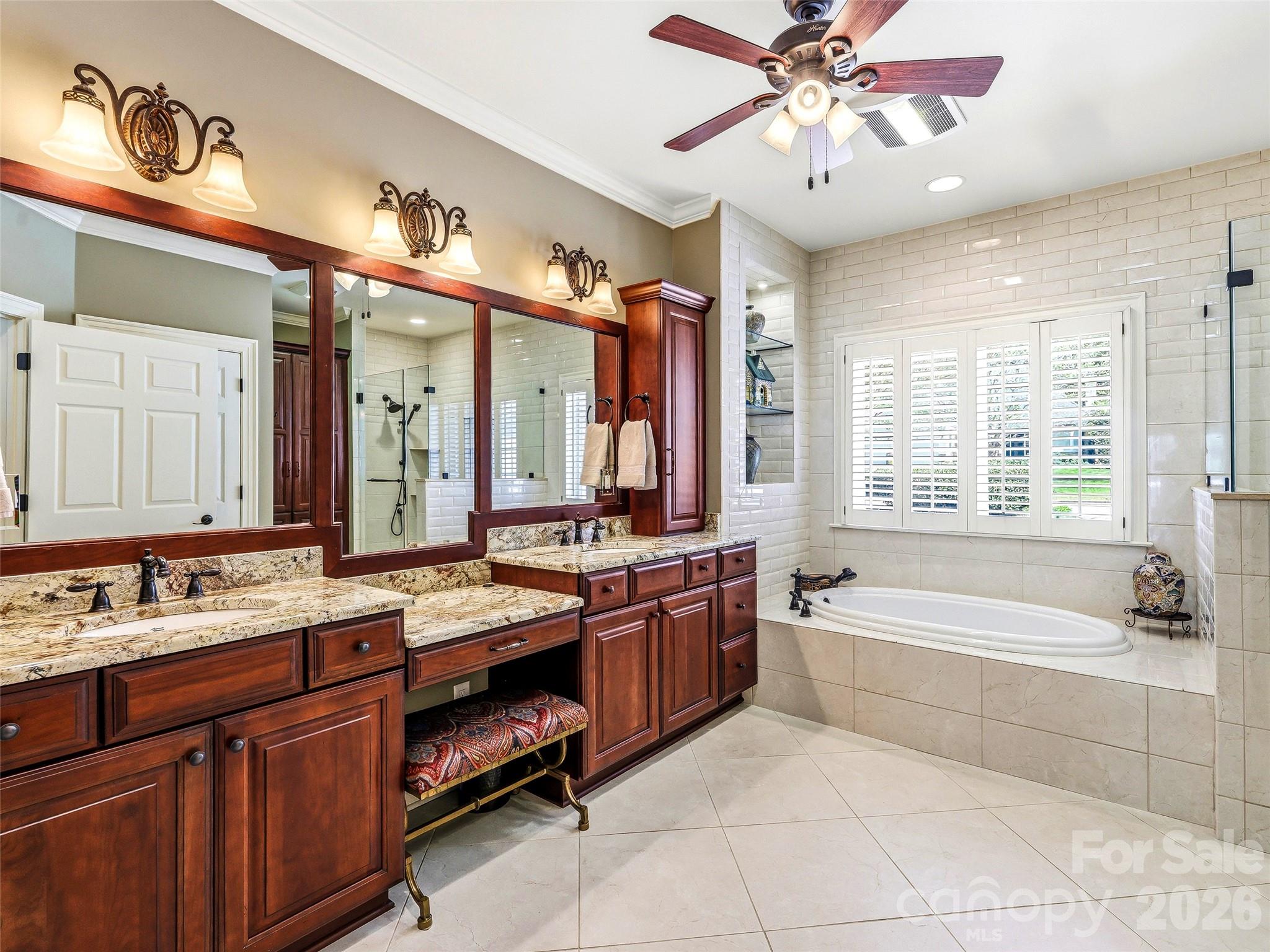 33 Tiverton Lane — Asheville