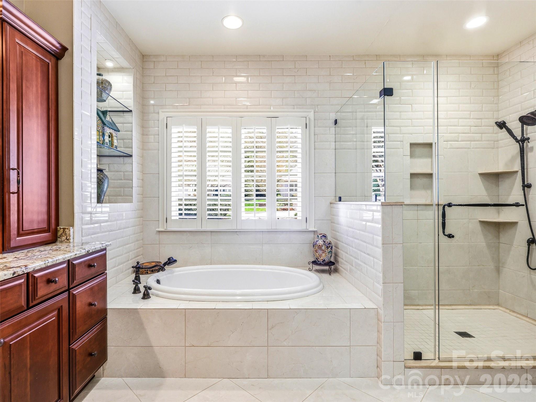 33 Tiverton Lane — Asheville