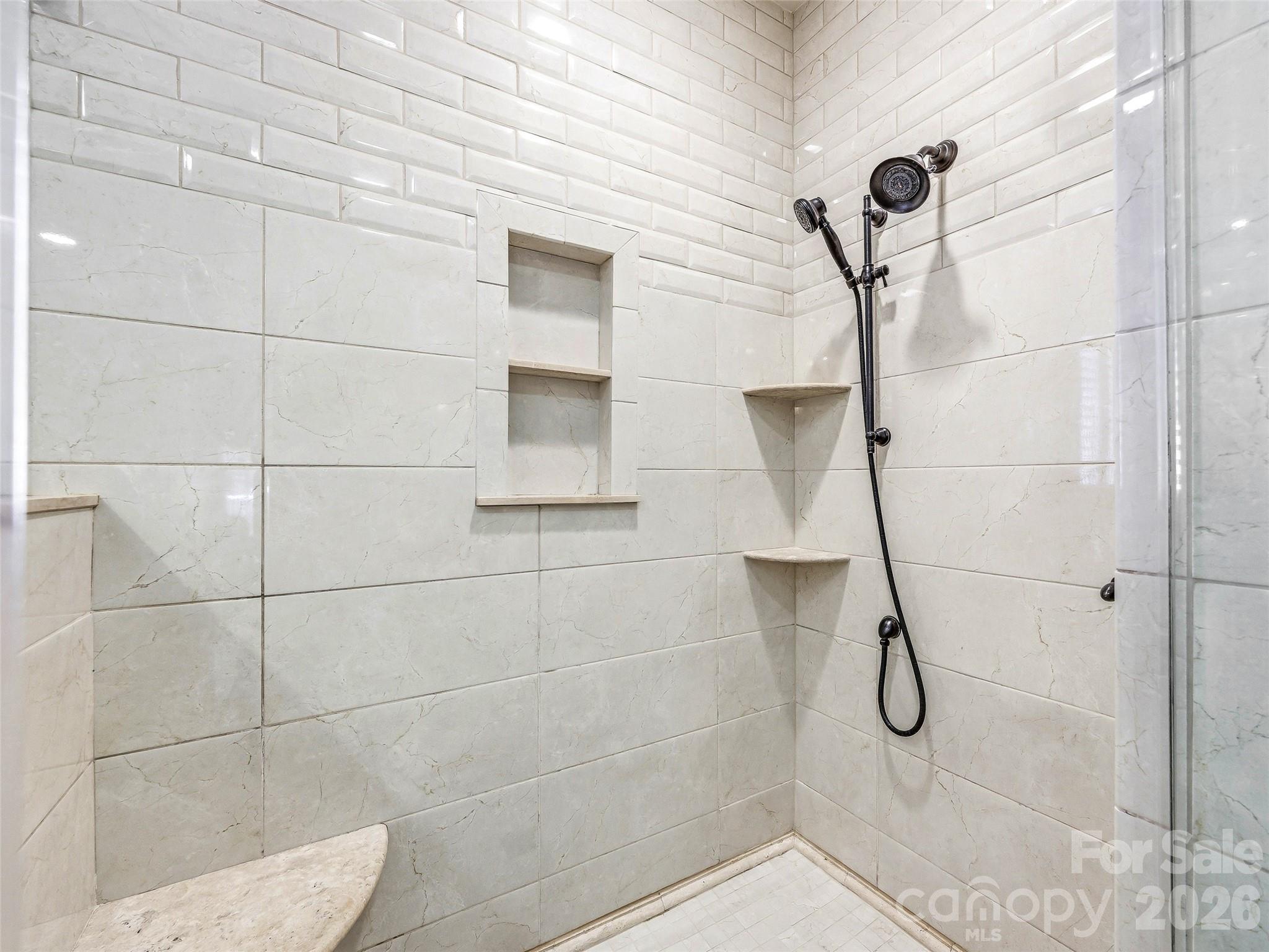 33 Tiverton Lane — Asheville