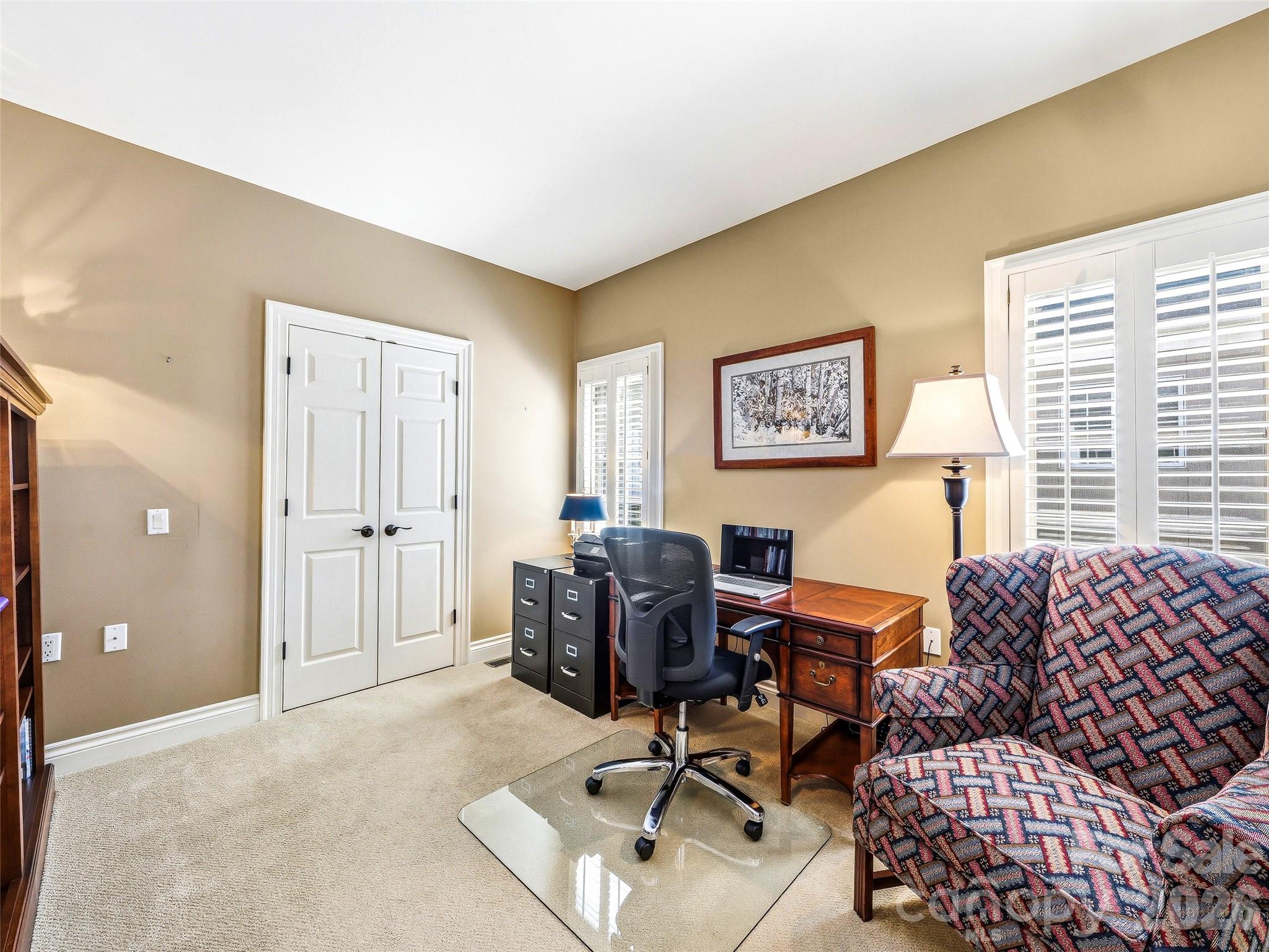 33 Tiverton Lane — Asheville
