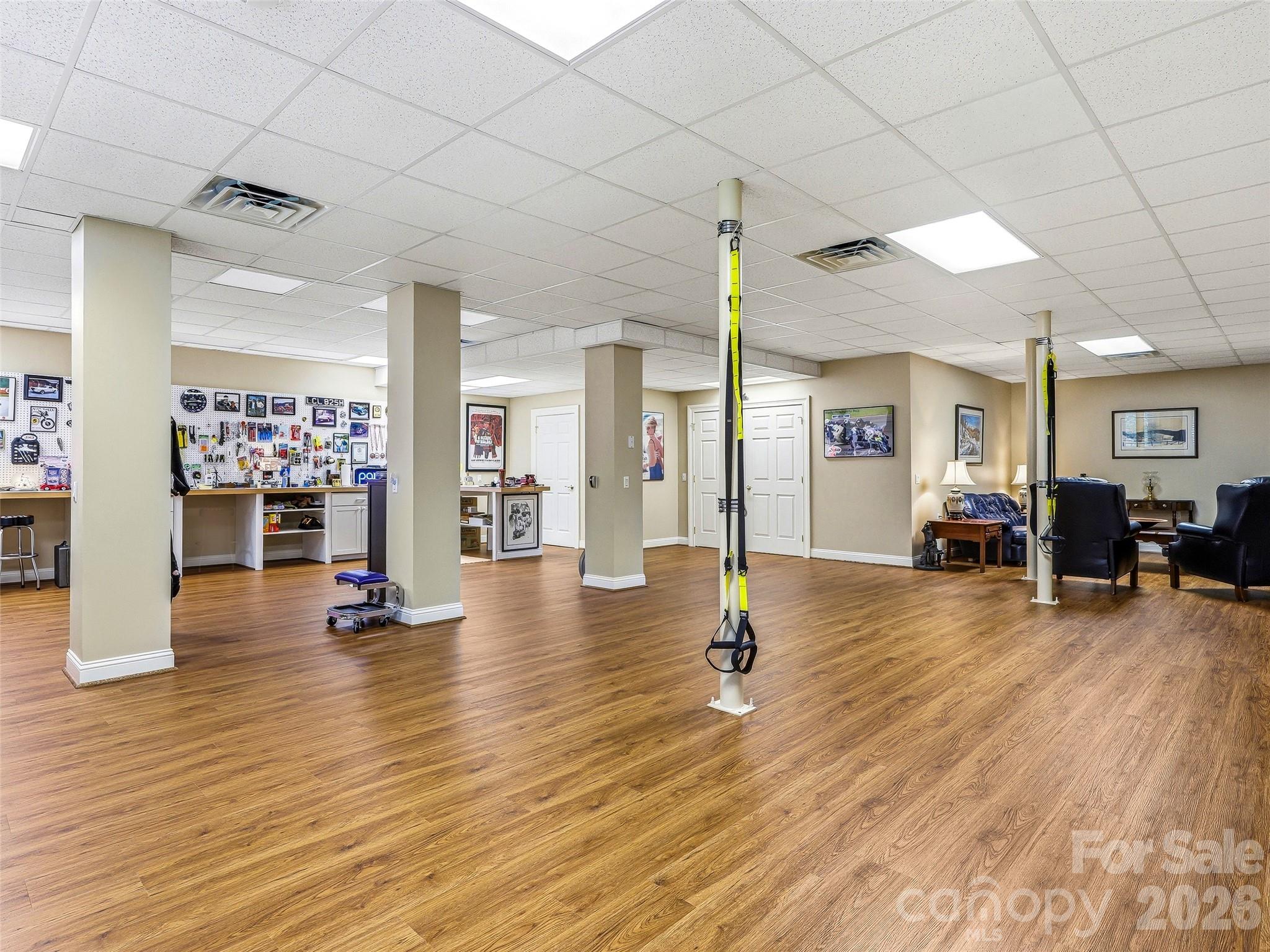 33 Tiverton Lane — Asheville