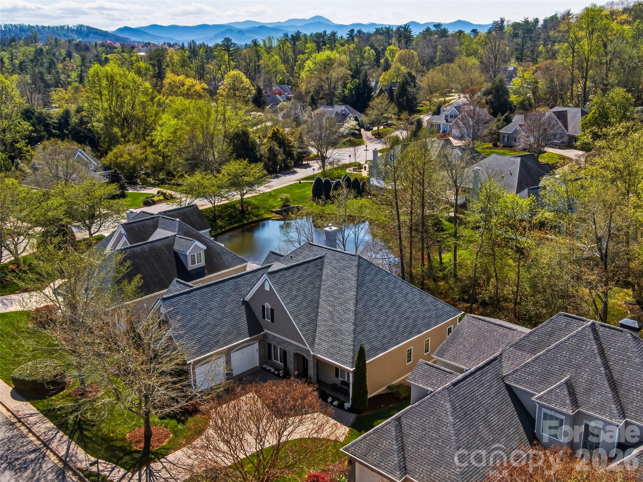 33 Tiverton Lane — Asheville