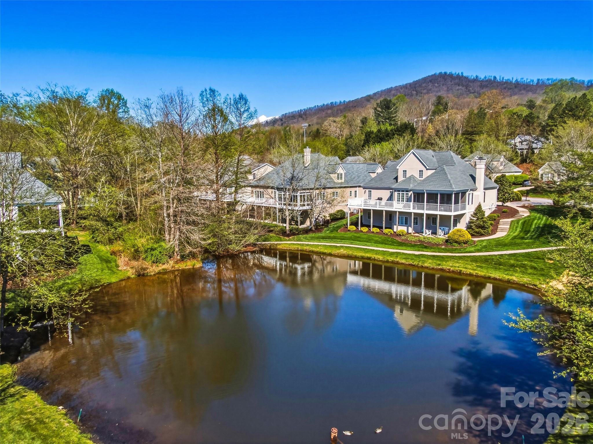 33 Tiverton Lane — Asheville