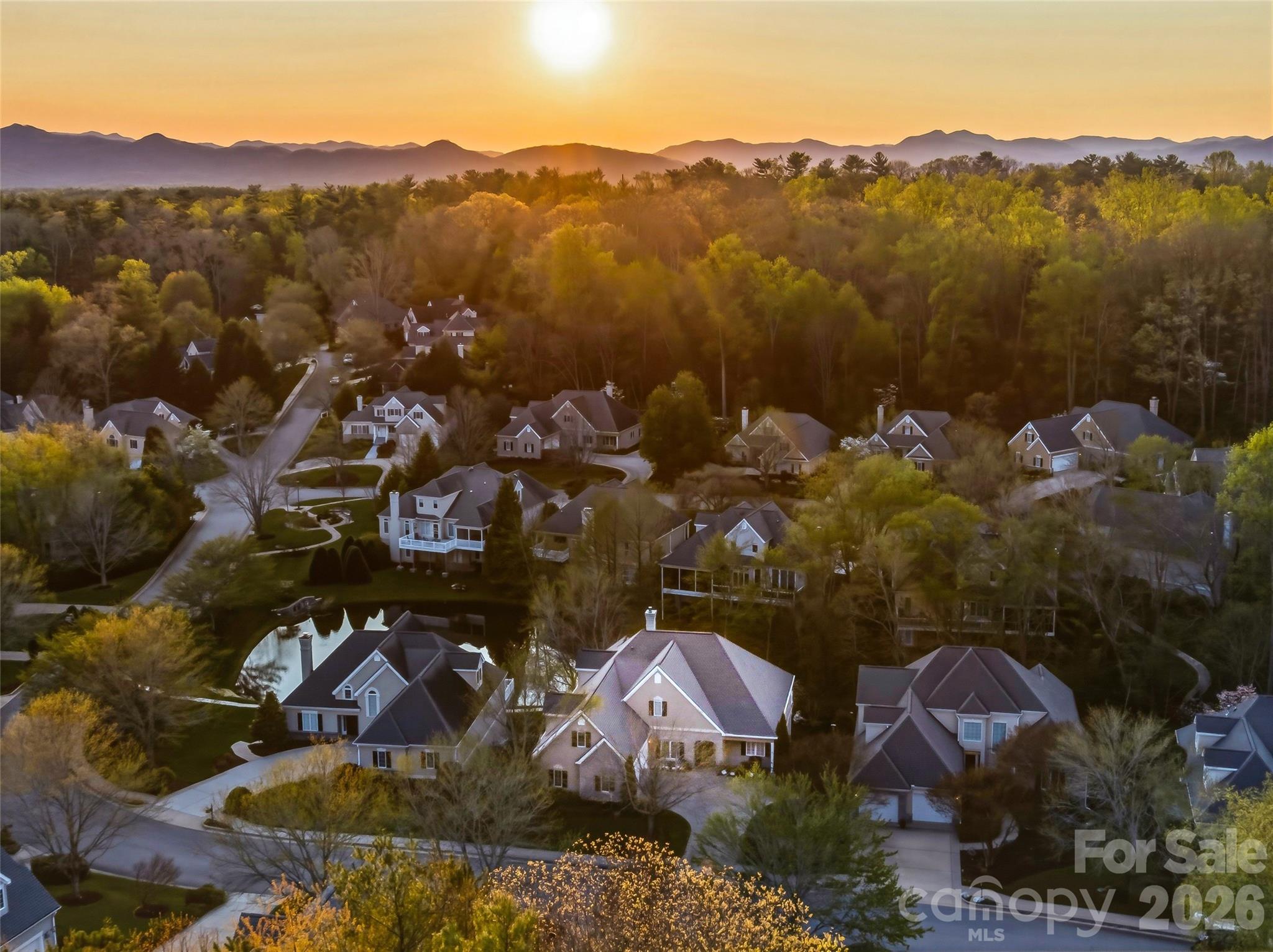 33 Tiverton Lane — Asheville