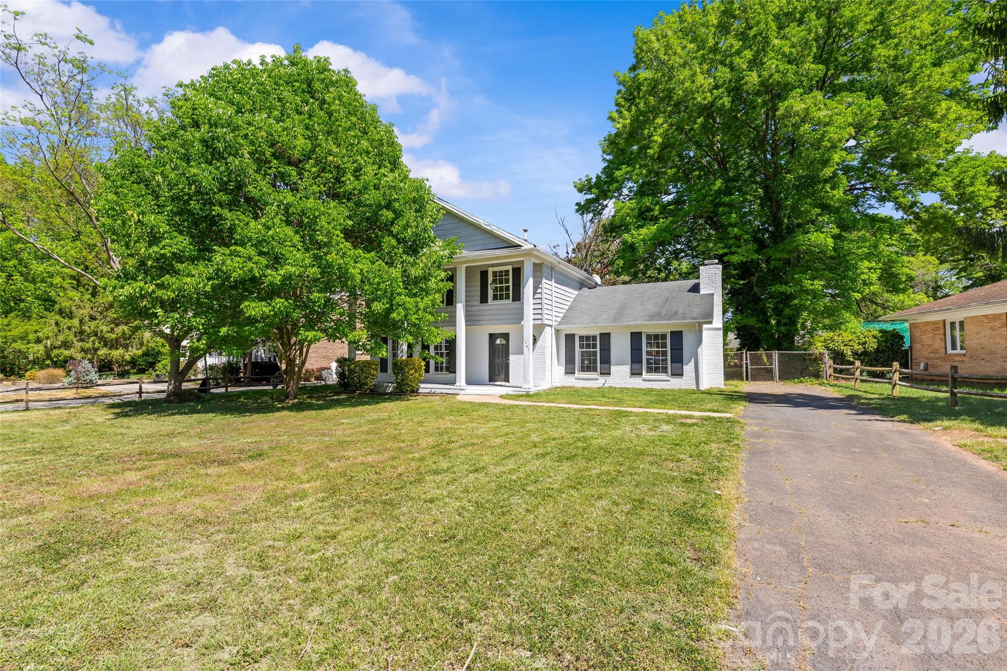 1401 Cedarwood Lane — Charlotte
