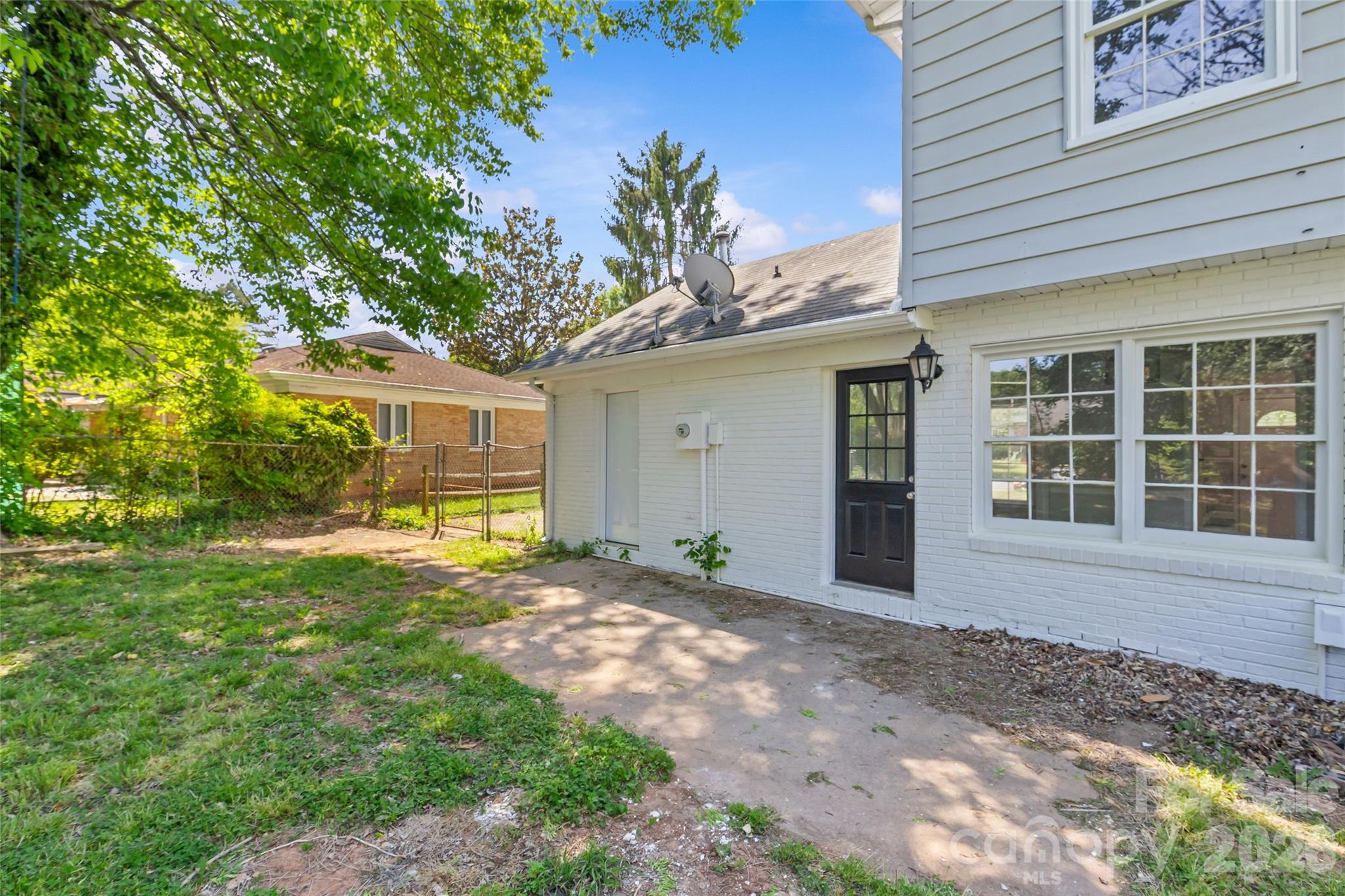 1401 Cedarwood Lane — Charlotte