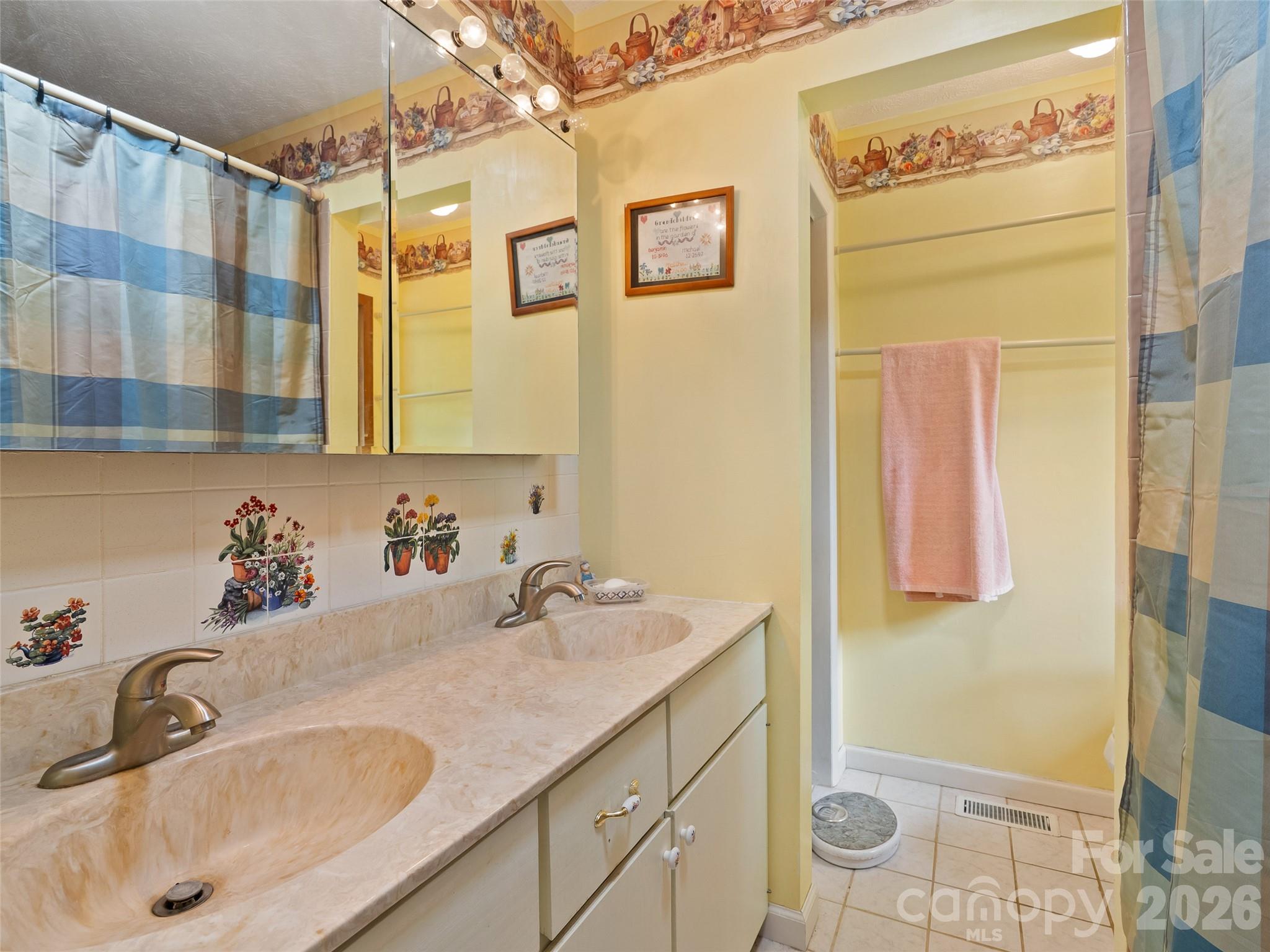 120 Carter Cove Road — Asheville