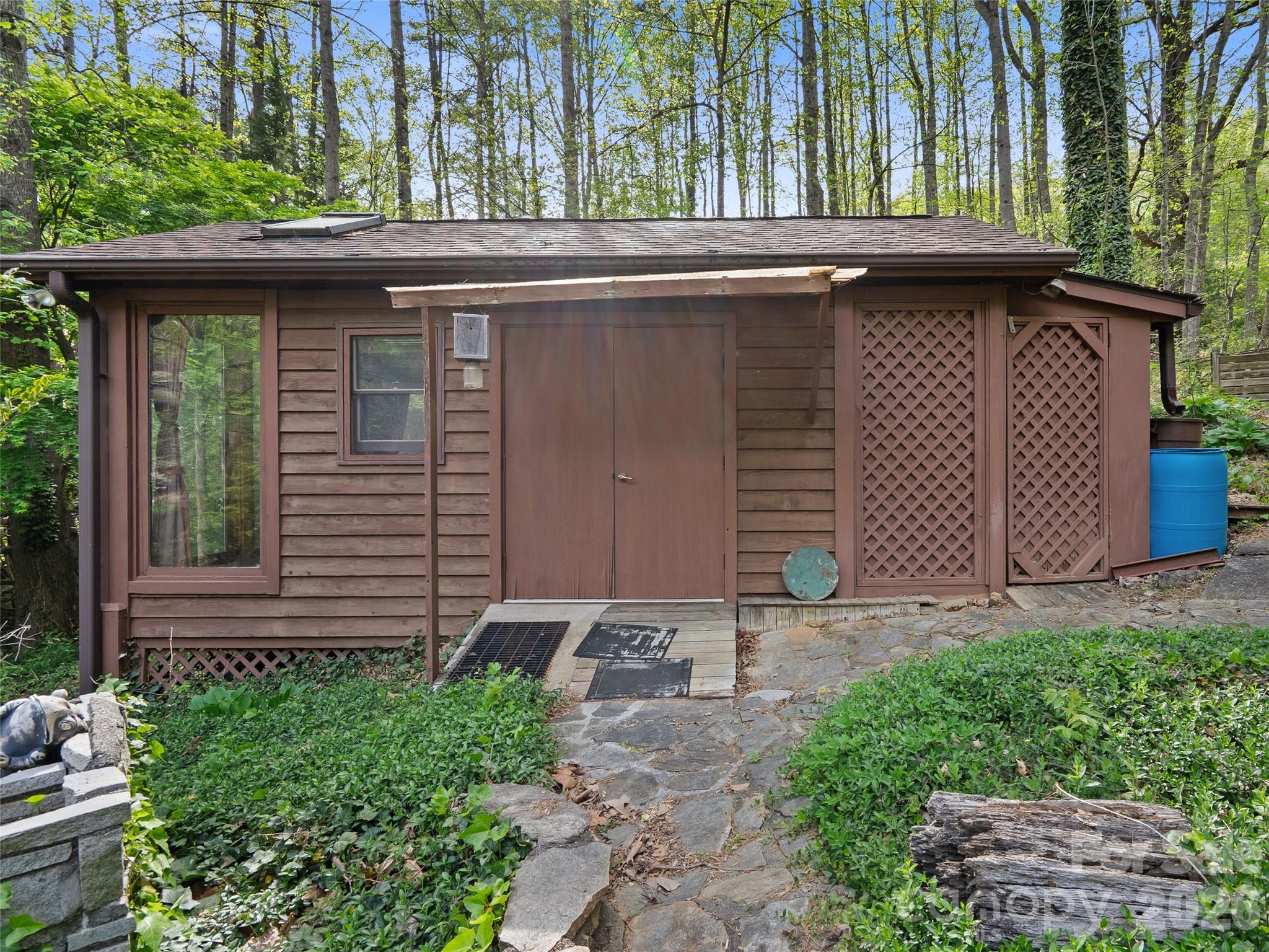 120 Carter Cove Road — Asheville