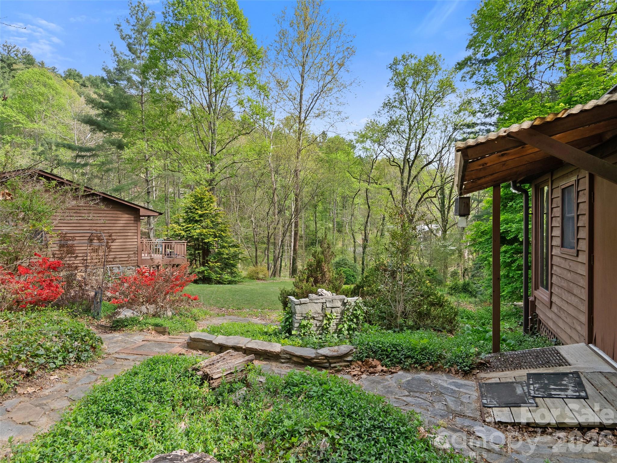 120 Carter Cove Road — Asheville
