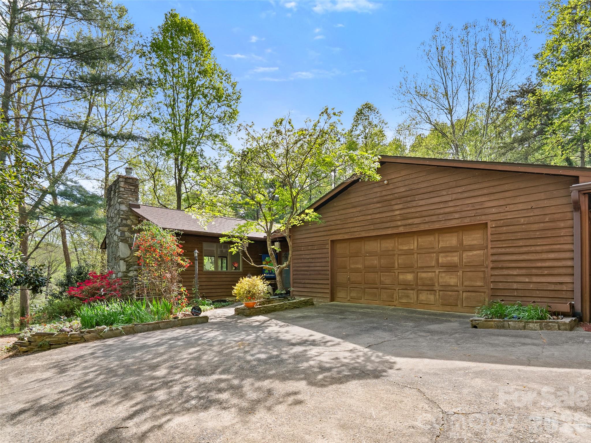 120 Carter Cove Road — Asheville