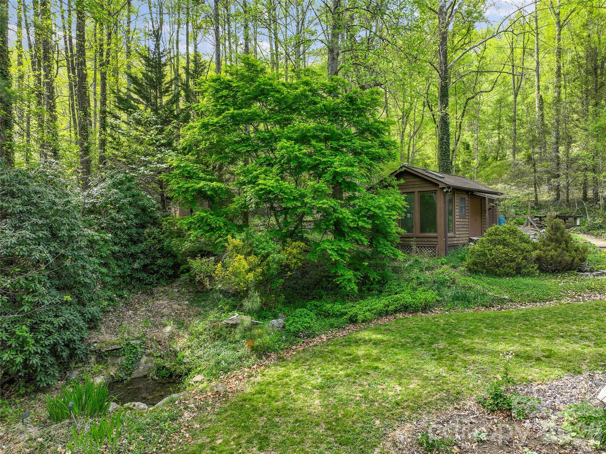 120 Carter Cove Road — Asheville