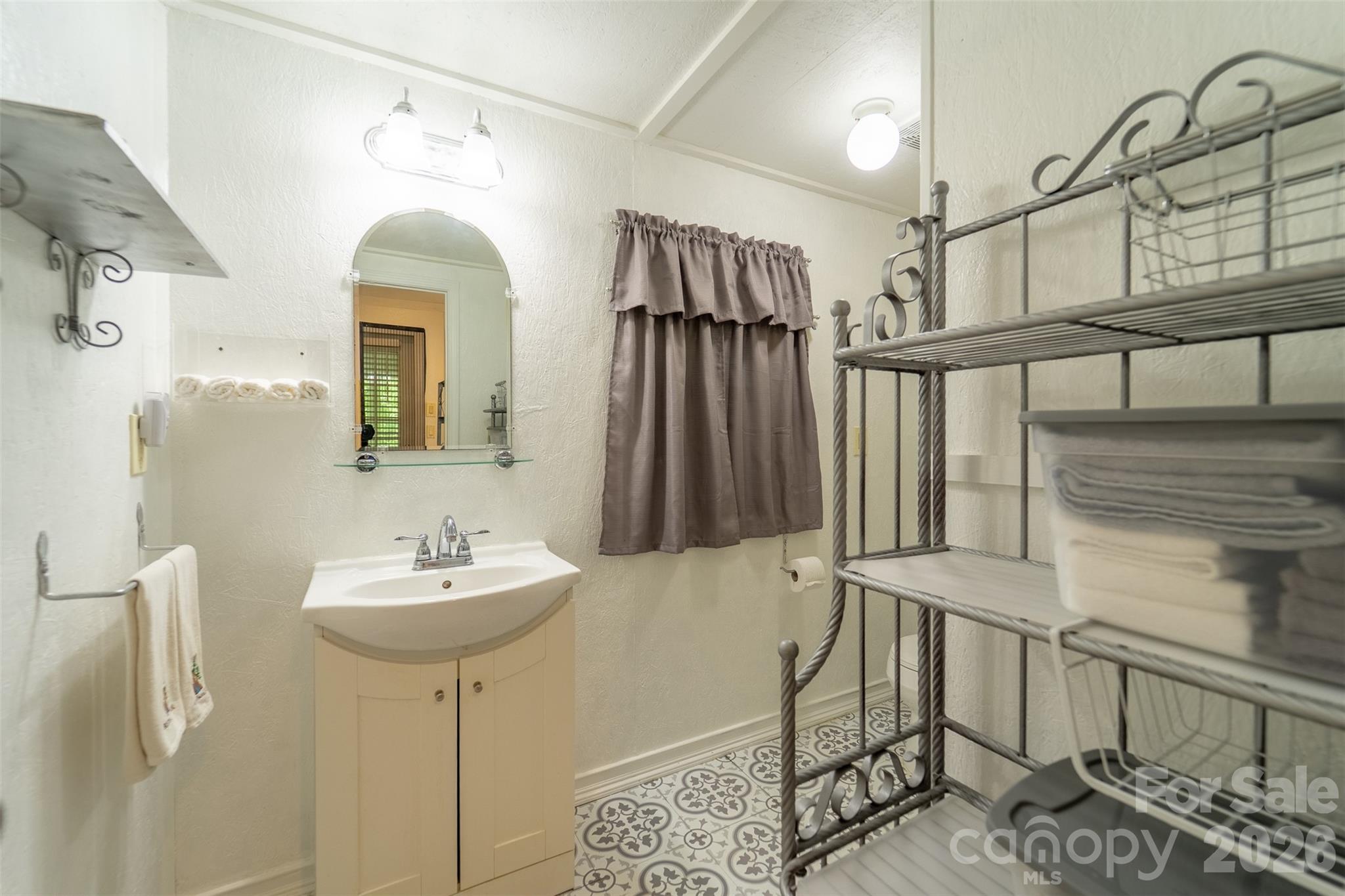 283 Briggs Cove Road — Robbinsville
