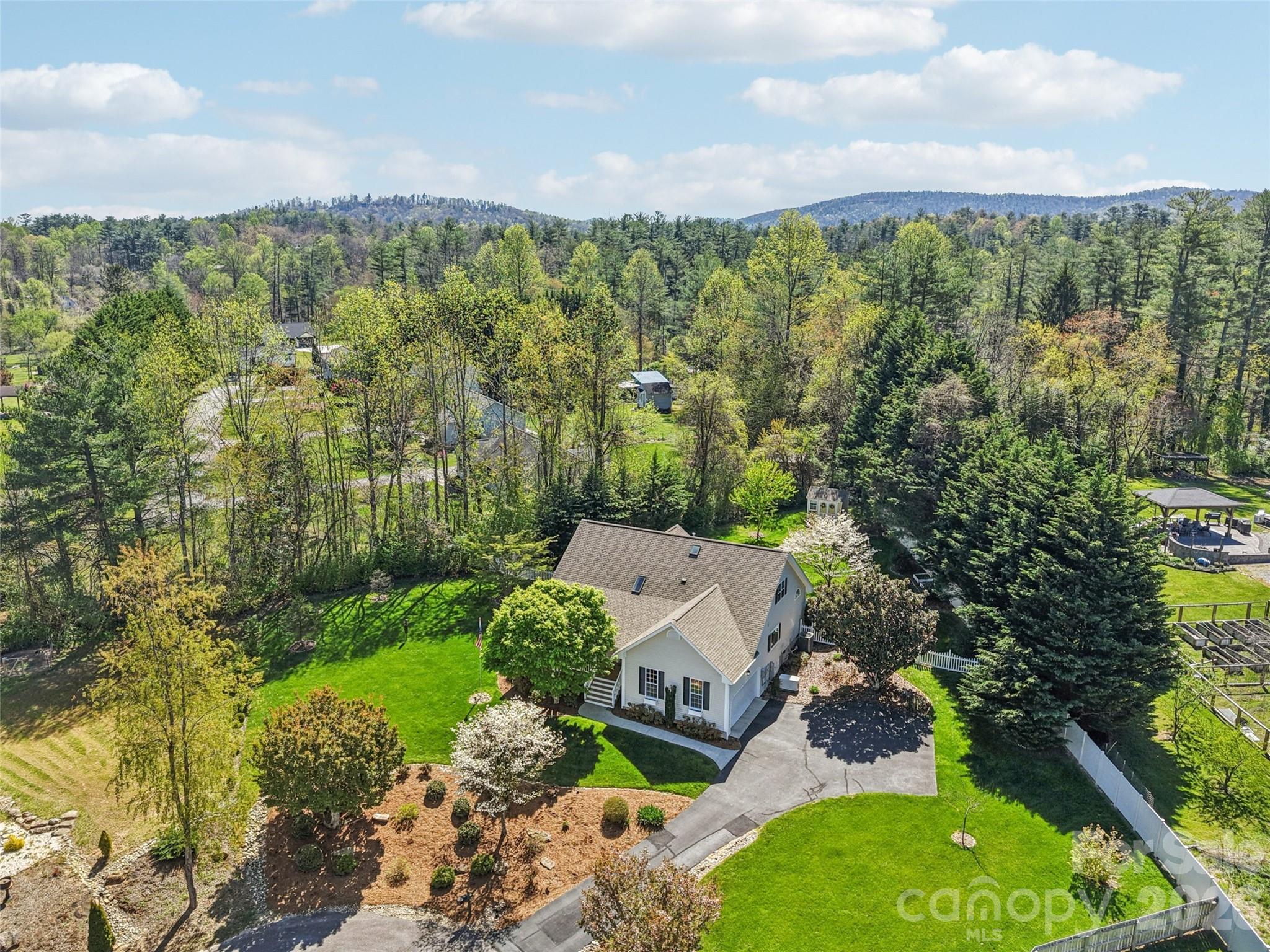 117 Apple Meadow Court — Hendersonville