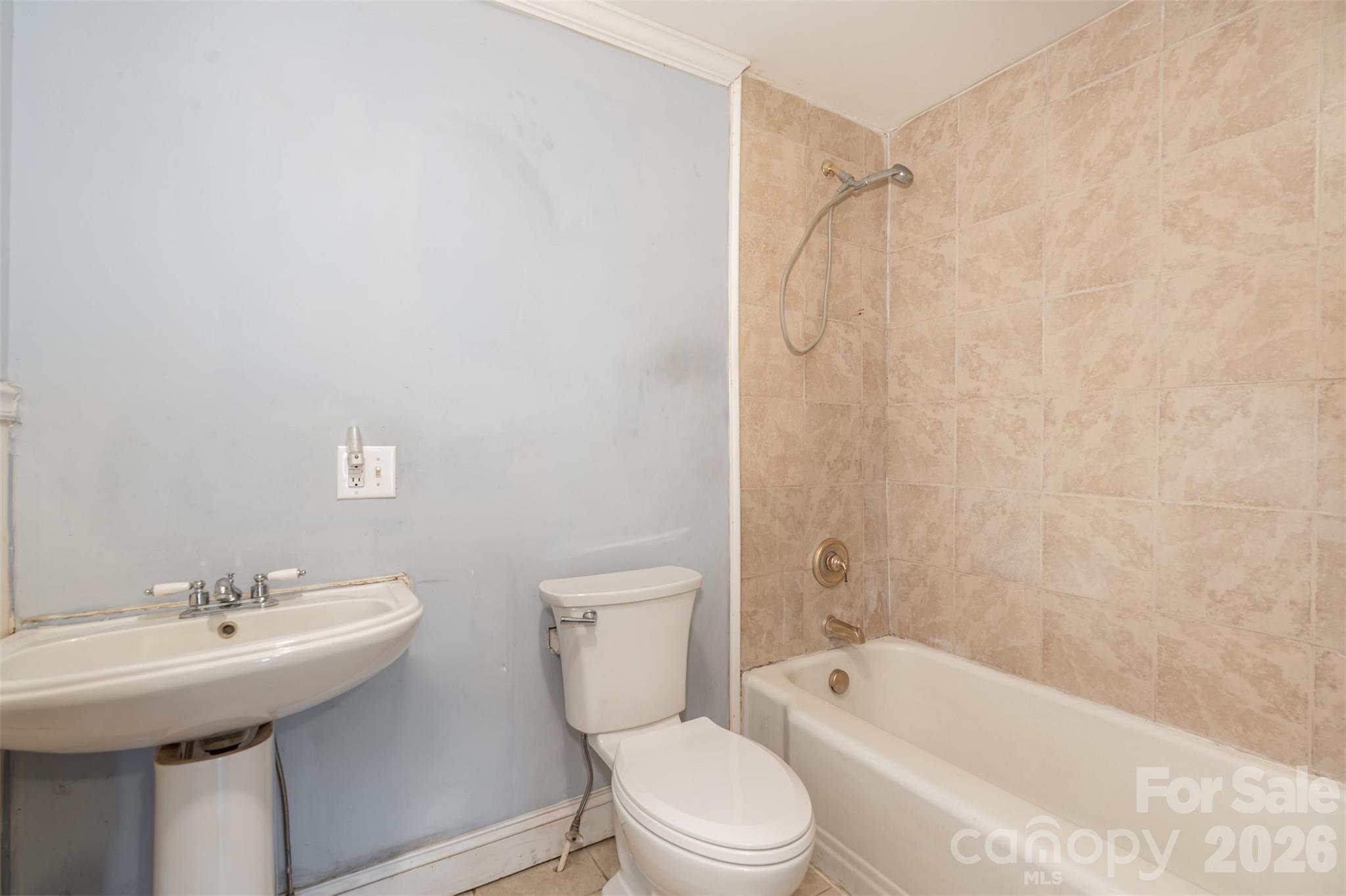 4030 Peachtree Street — Hickory Grove