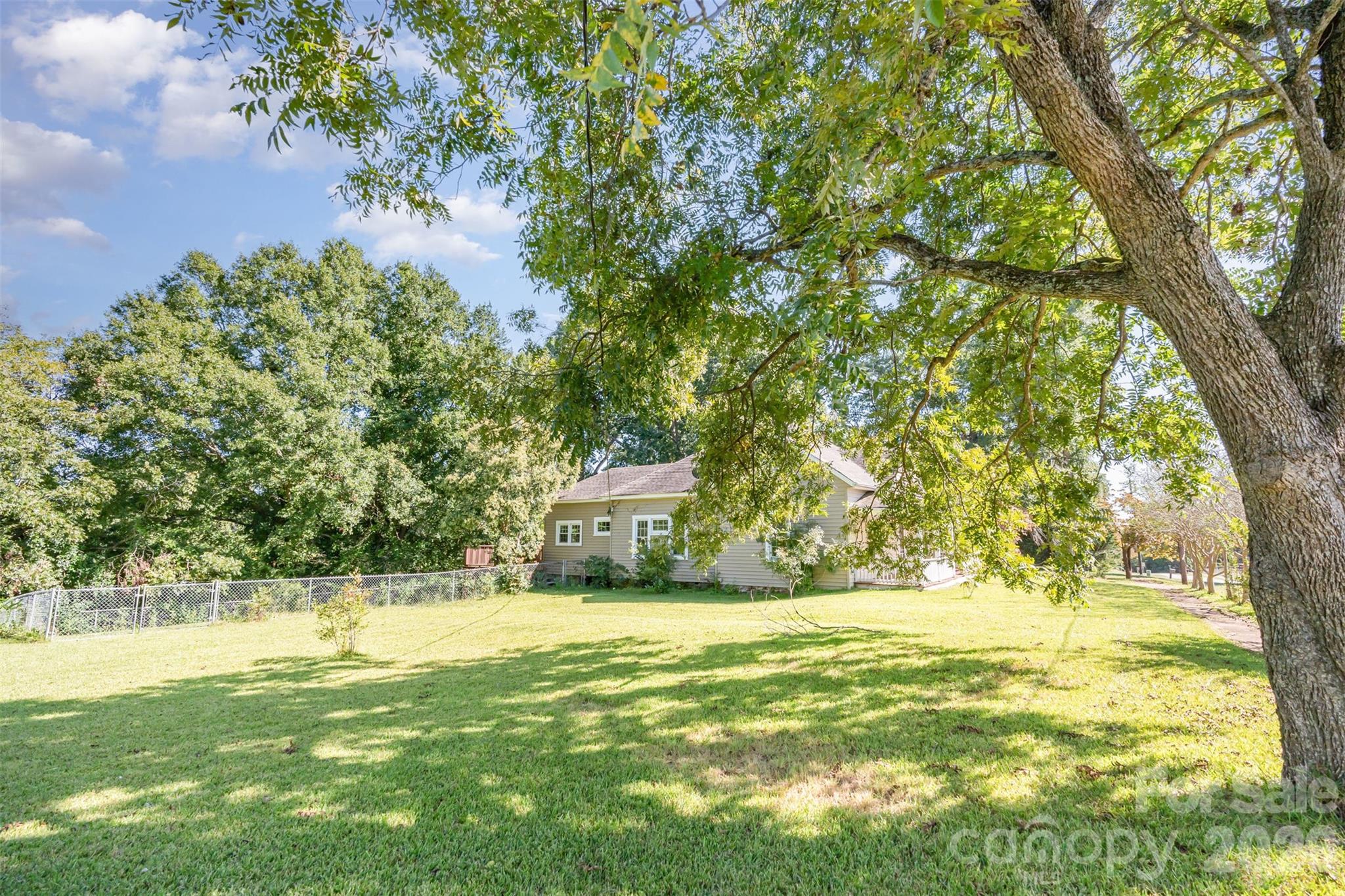 4030 Peachtree Street — Hickory Grove