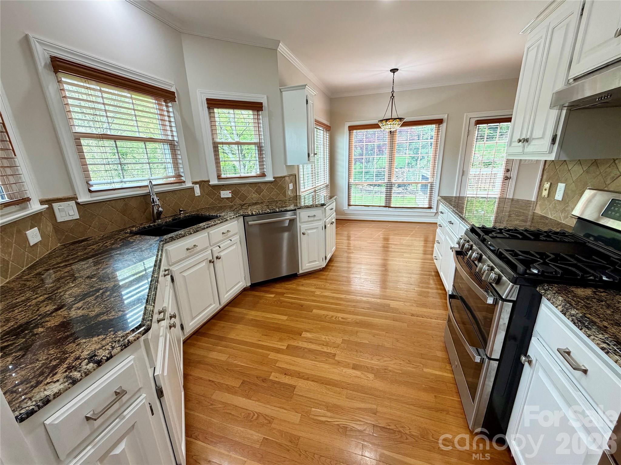 5954 Rathlin Court NW — Concord
