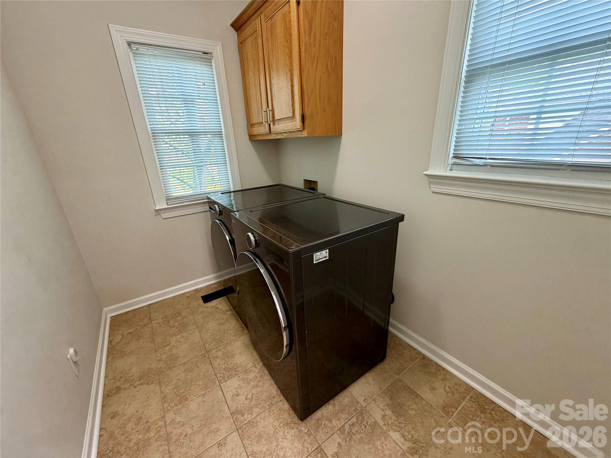 5954 Rathlin Court NW — Concord