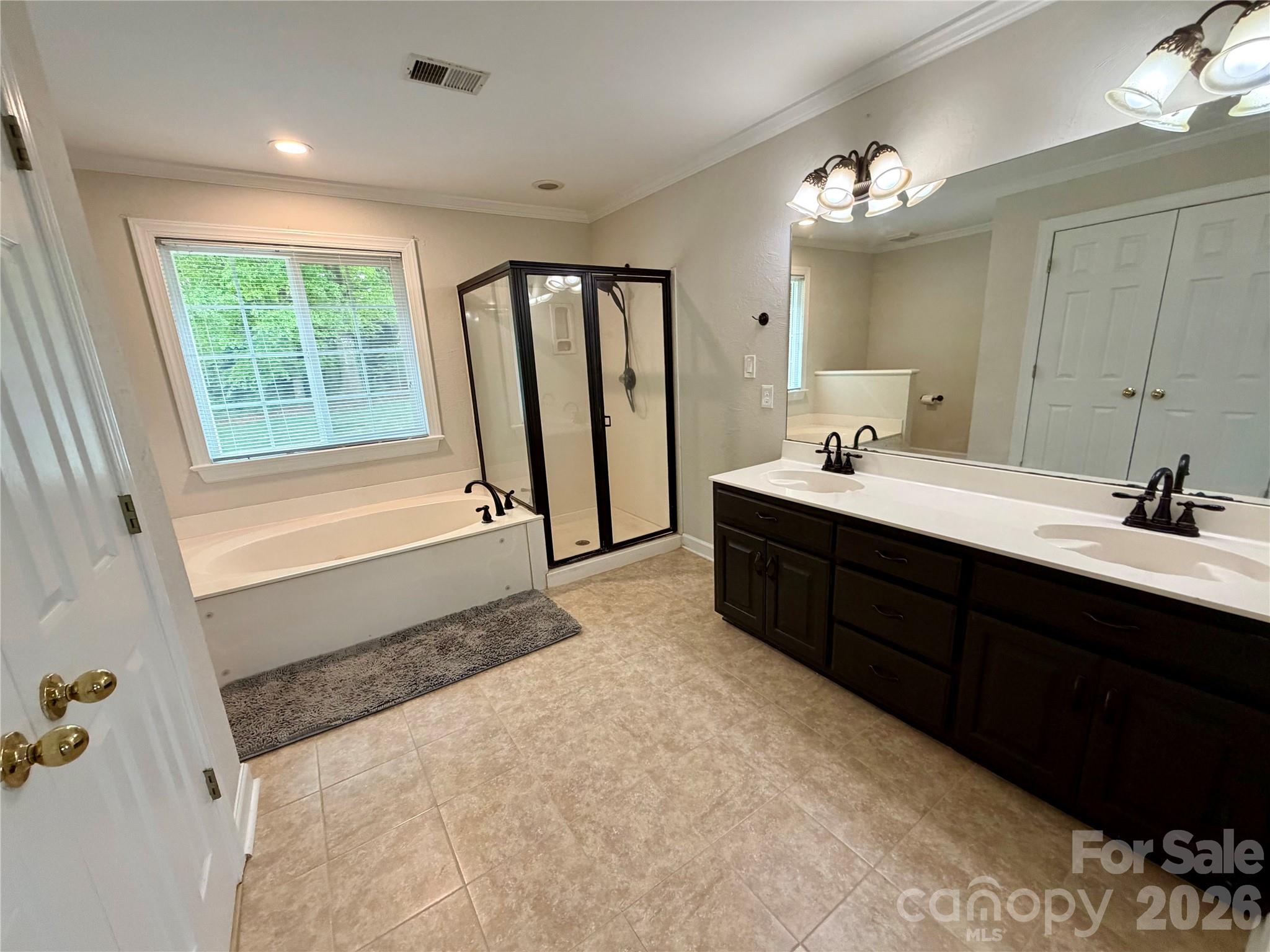 5954 Rathlin Court NW — Concord