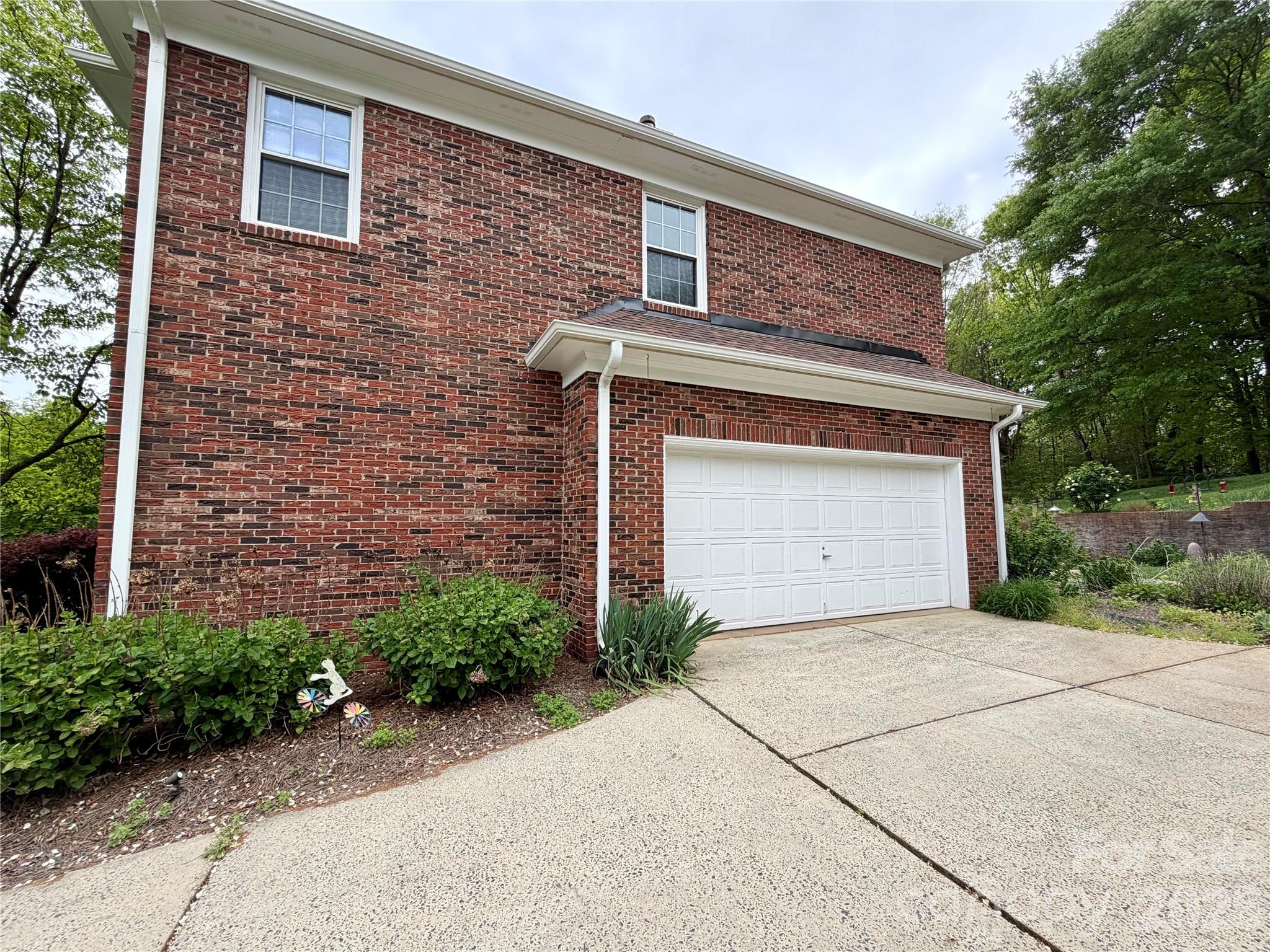 5954 Rathlin Court NW — Concord