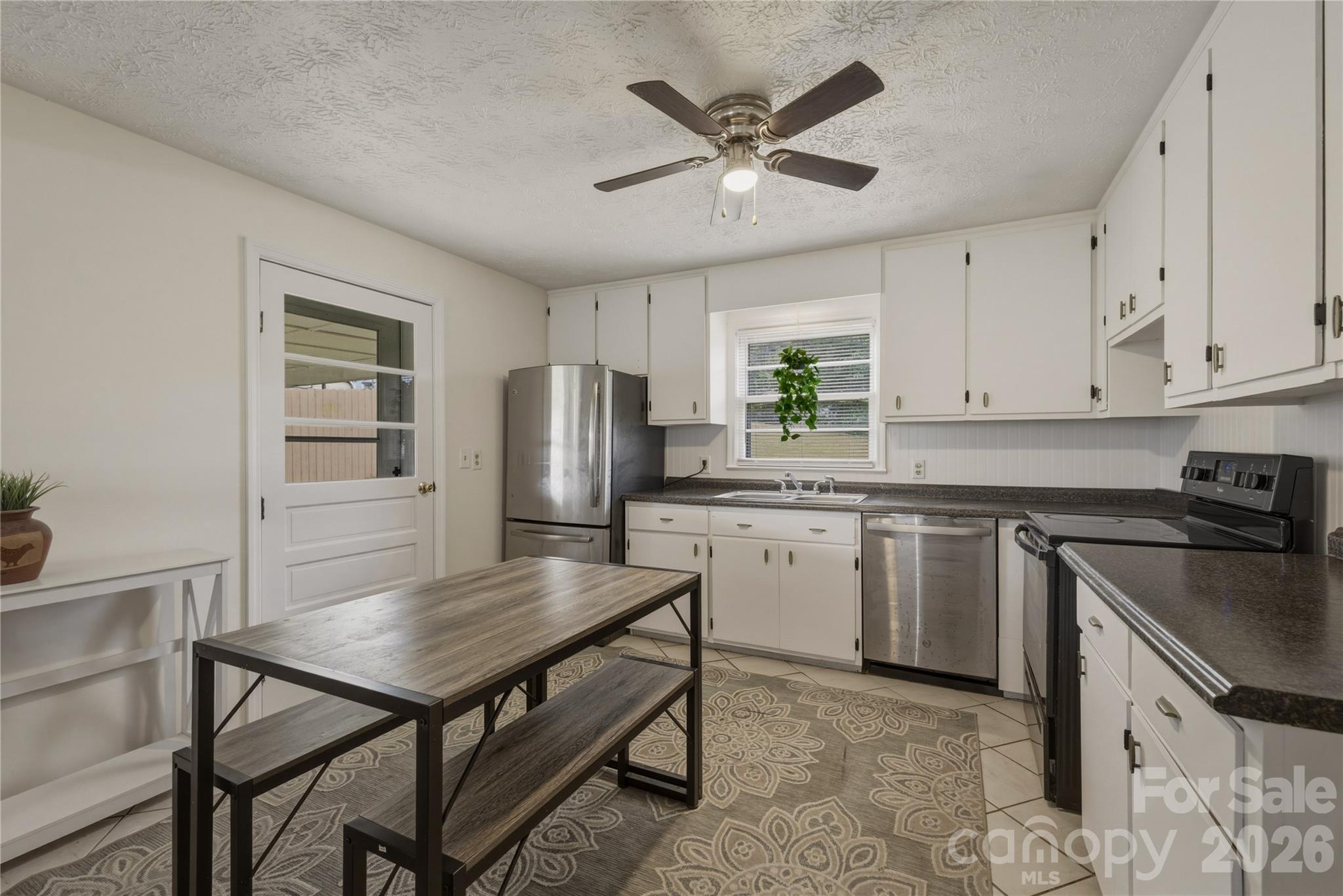 1348 Hibriten Drive SE — Lenoir
