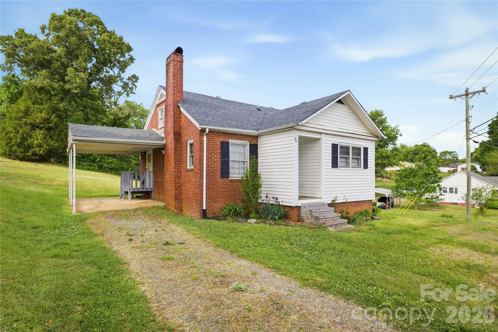 1348 Hibriten Drive SE — Lenoir