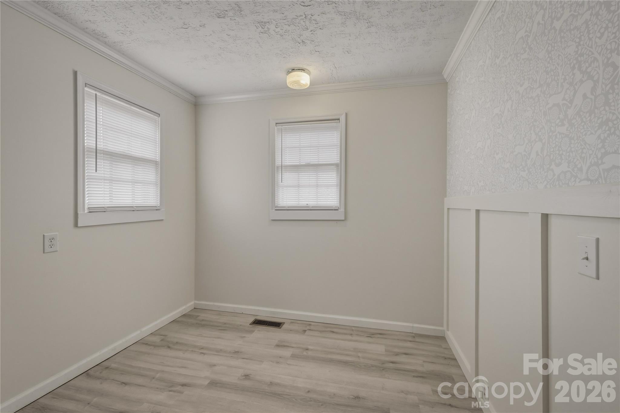 1348 Hibriten Drive SE — Lenoir
