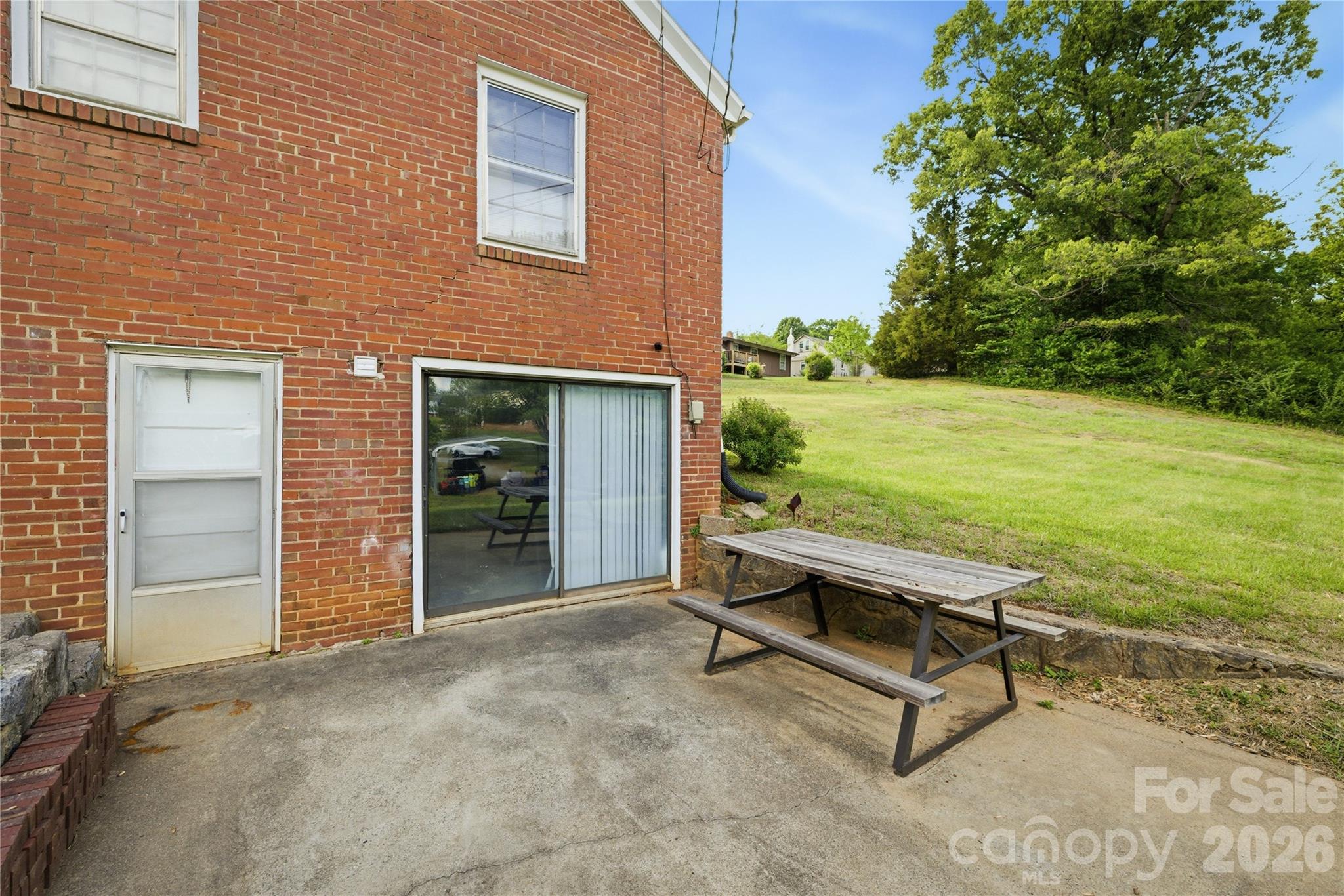 1348 Hibriten Drive SE — Lenoir