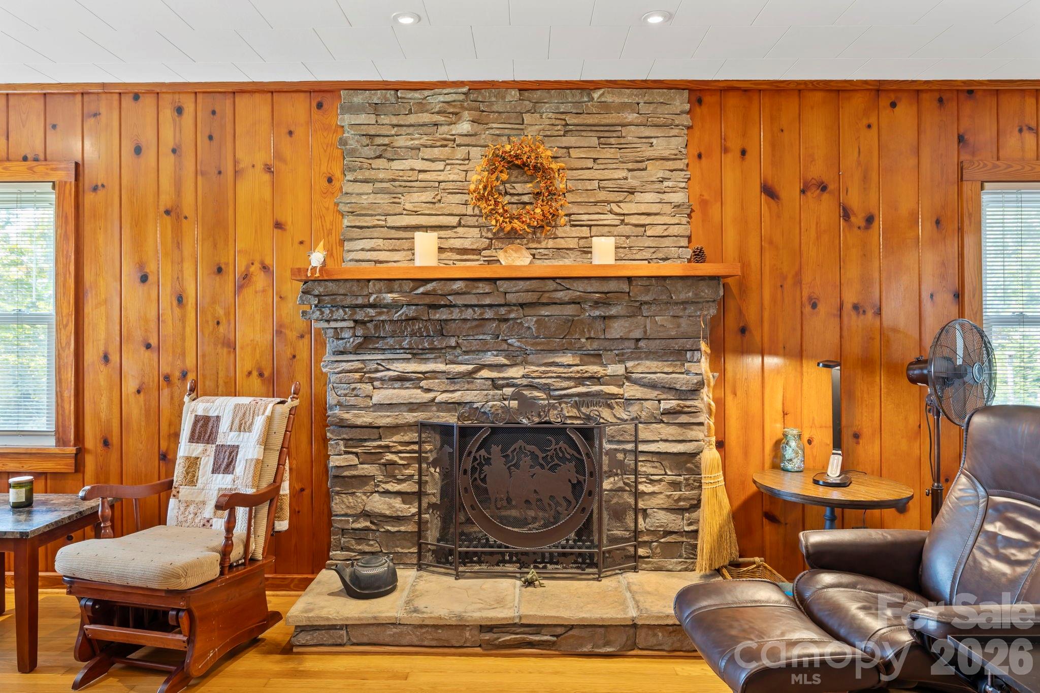 71 Laurel Mountain Road — Brevard