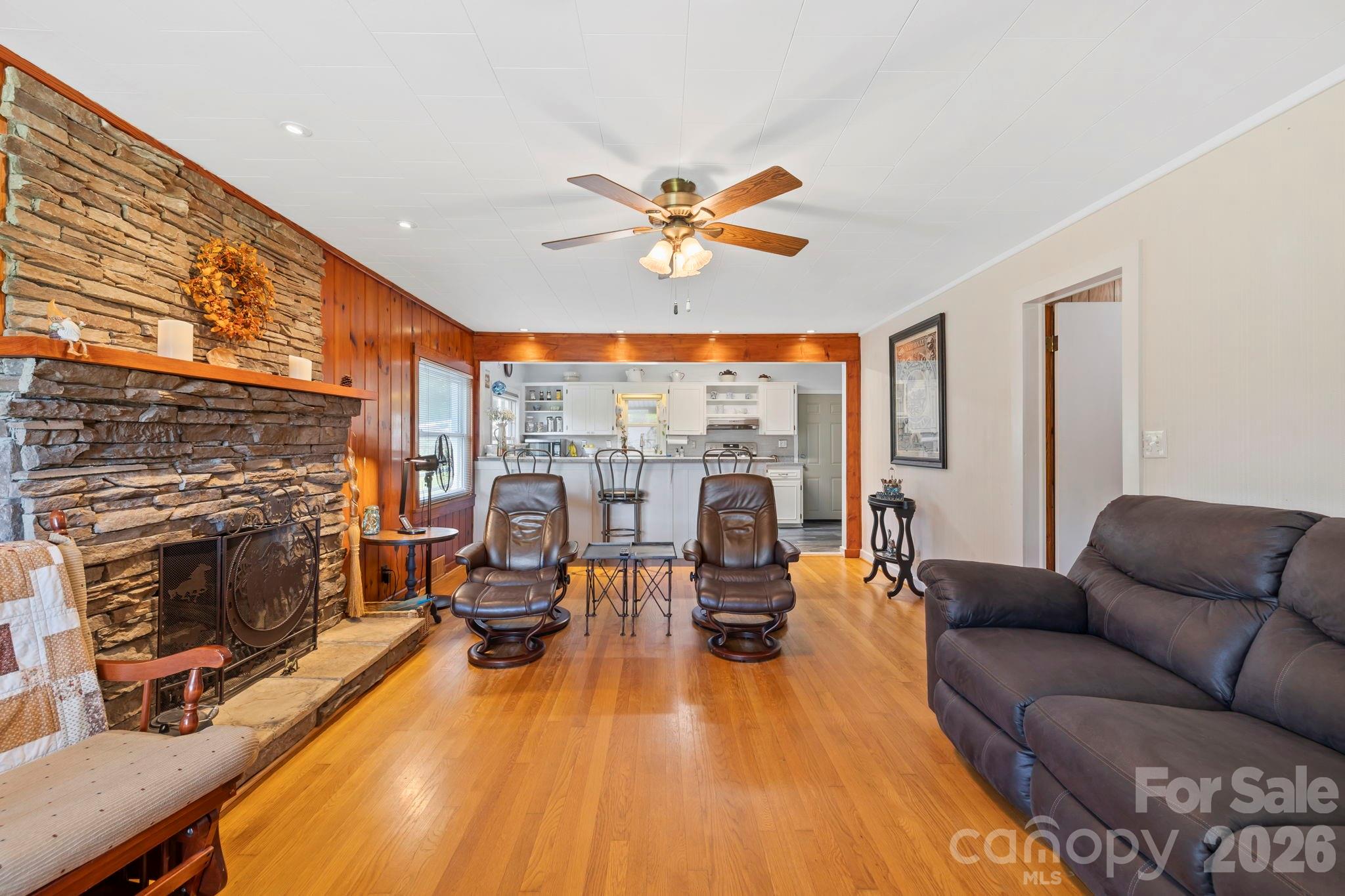 71 Laurel Mountain Road — Brevard