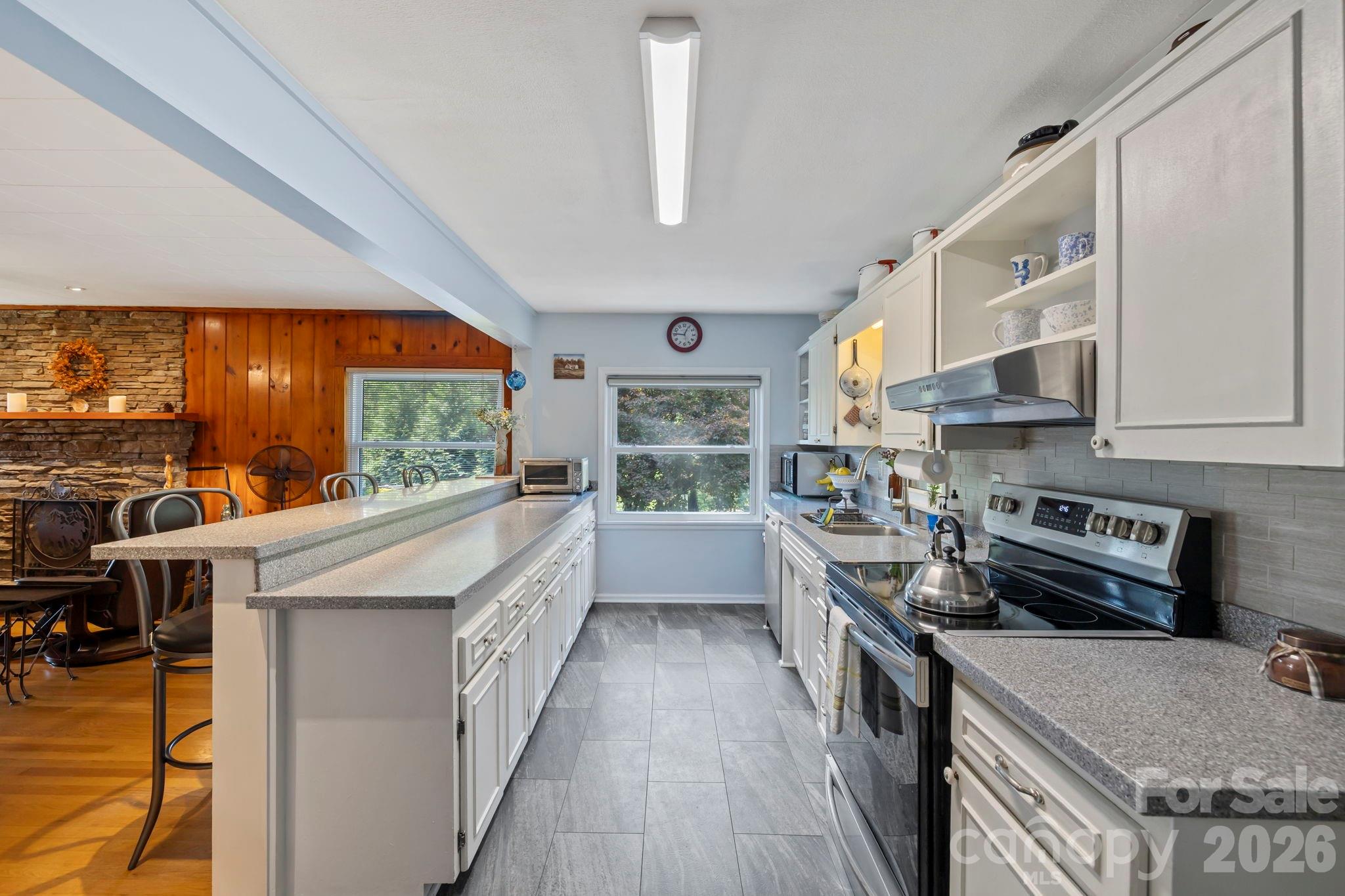 71 Laurel Mountain Road — Brevard
