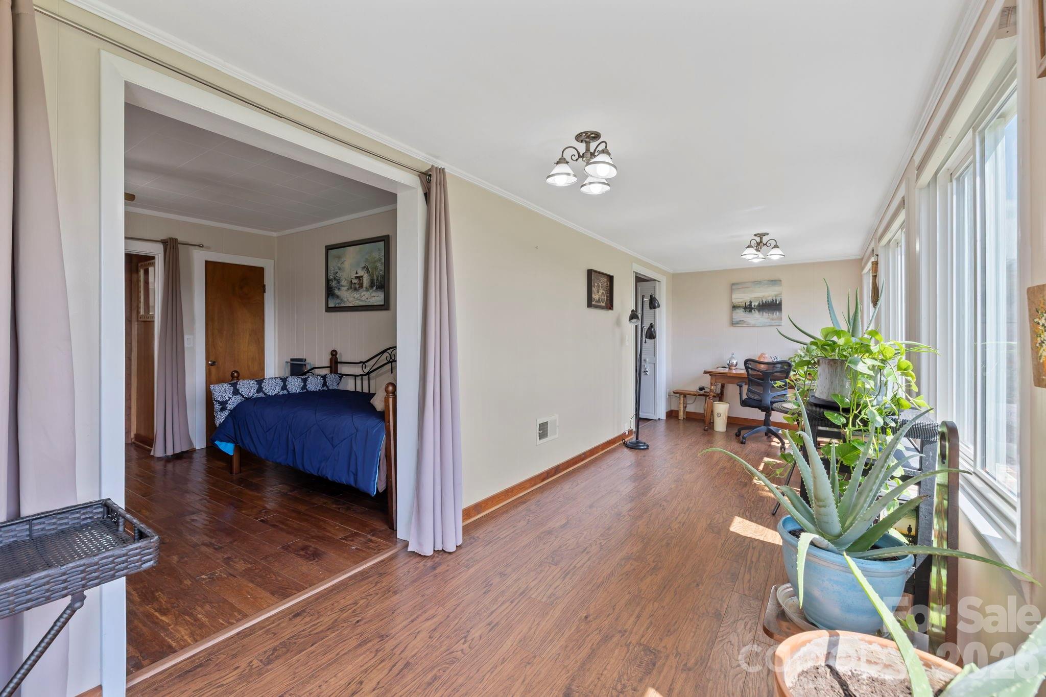 71 Laurel Mountain Road — Brevard