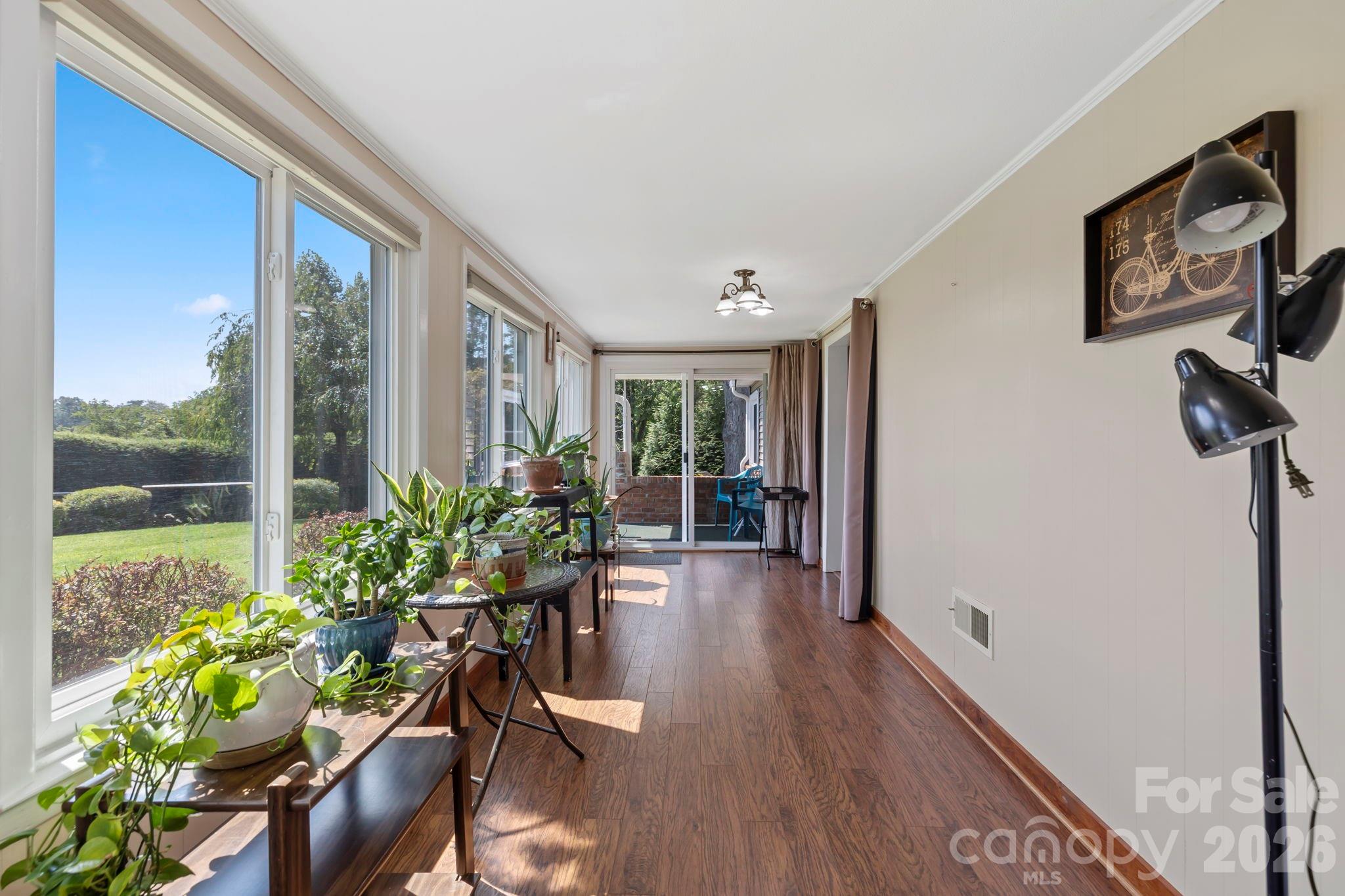 71 Laurel Mountain Road — Brevard
