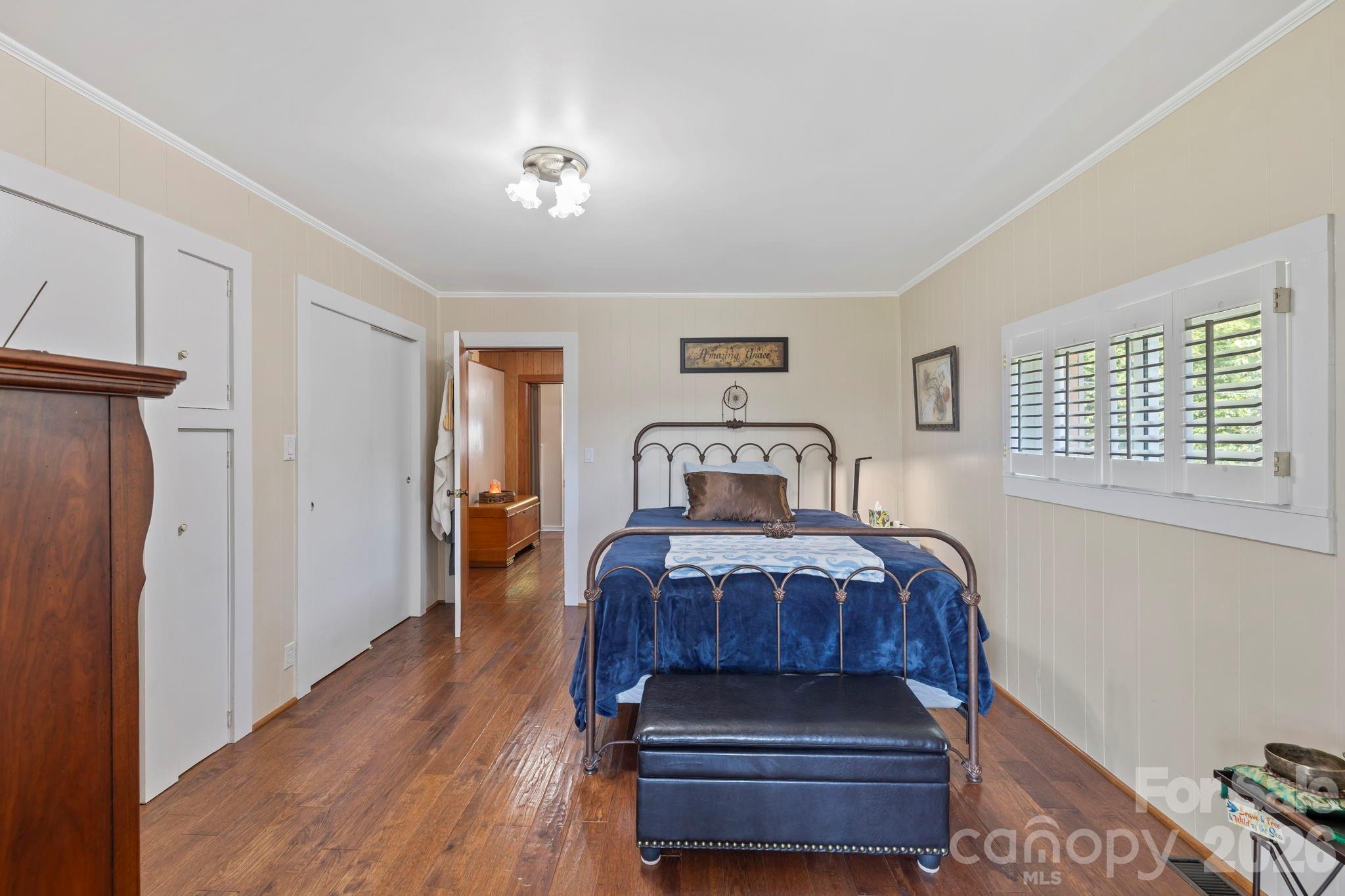 71 Laurel Mountain Road — Brevard