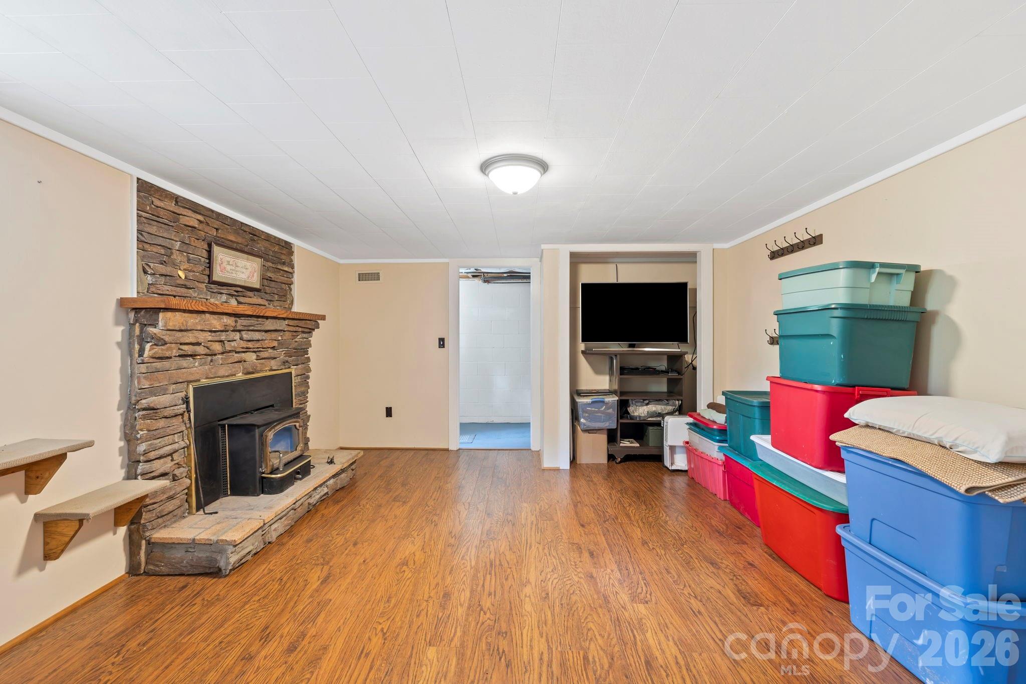 71 Laurel Mountain Road — Brevard